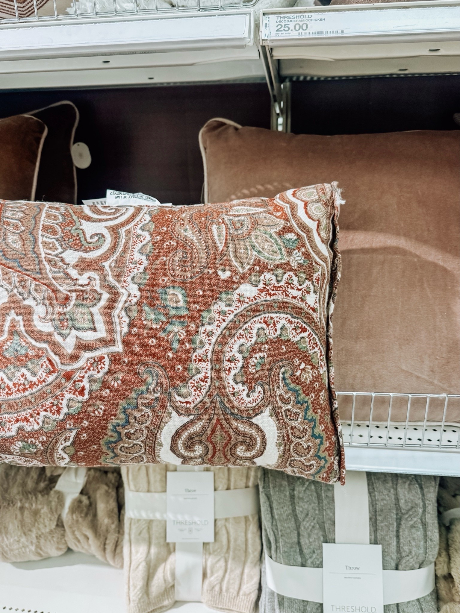 Fall
Throw pillows

#LTKHome #LTKmomlife