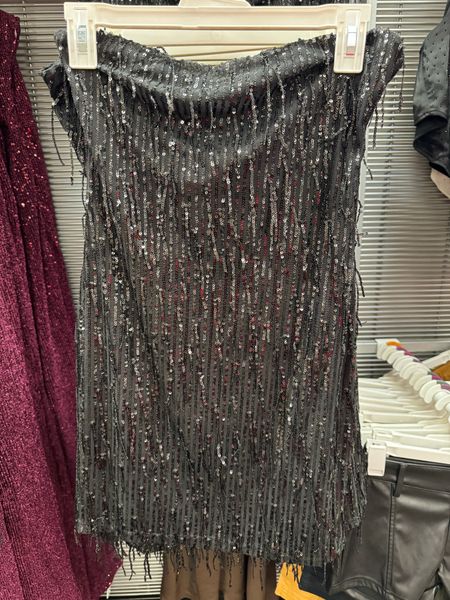 Super cute tube top dress from Target! Great for a holiday party or for New Year’s Eve 

Holiday party outfit 
Holiday outfit 
Sparkles
Dress

#LTKSeasonal #LTKHoliday #LTKfindsunder50