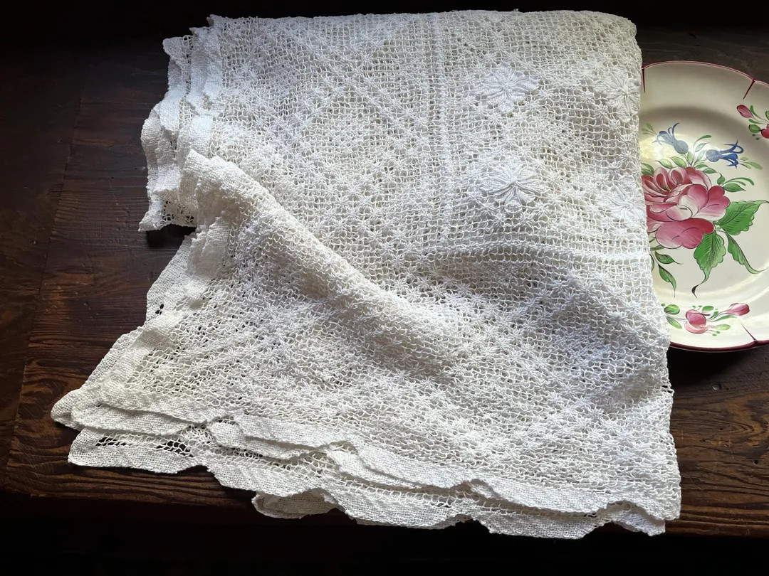Modano Knotted Lace Tablecloth in White Cotton With Embroidered Florals 60 X 58 - Etsy | Etsy (US)