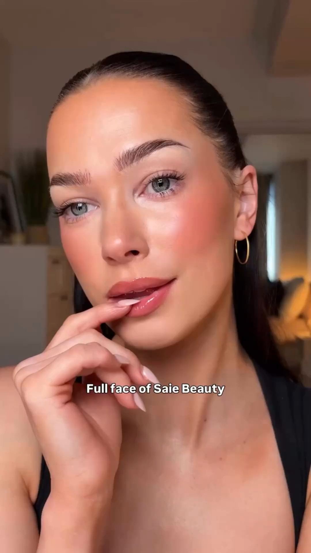 Full face of @saiebeauty 💜✨

Product details: 
Glowy Super Gel- Warm Glow 
Glowy Super Skin Tint Foundation- 6
Sun Melt Cream Bronzer- Light Bronze 
Dew Blush- Rosy 
Slip Tint Concealer- 2
Super Suede Baked Bronzer- Palermo
Super Suede Radiant Baked Blush- Mia
Slip Tint Baked Setting Powder- Translucent 1
City Set setting spray 

#saiebeauty #softglammakeup #glowymakeup #saieglowysupergel