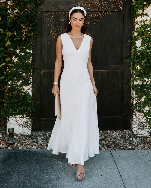 Vada Sleeveless V-Neck Maxi Dress - White | VICI Collection