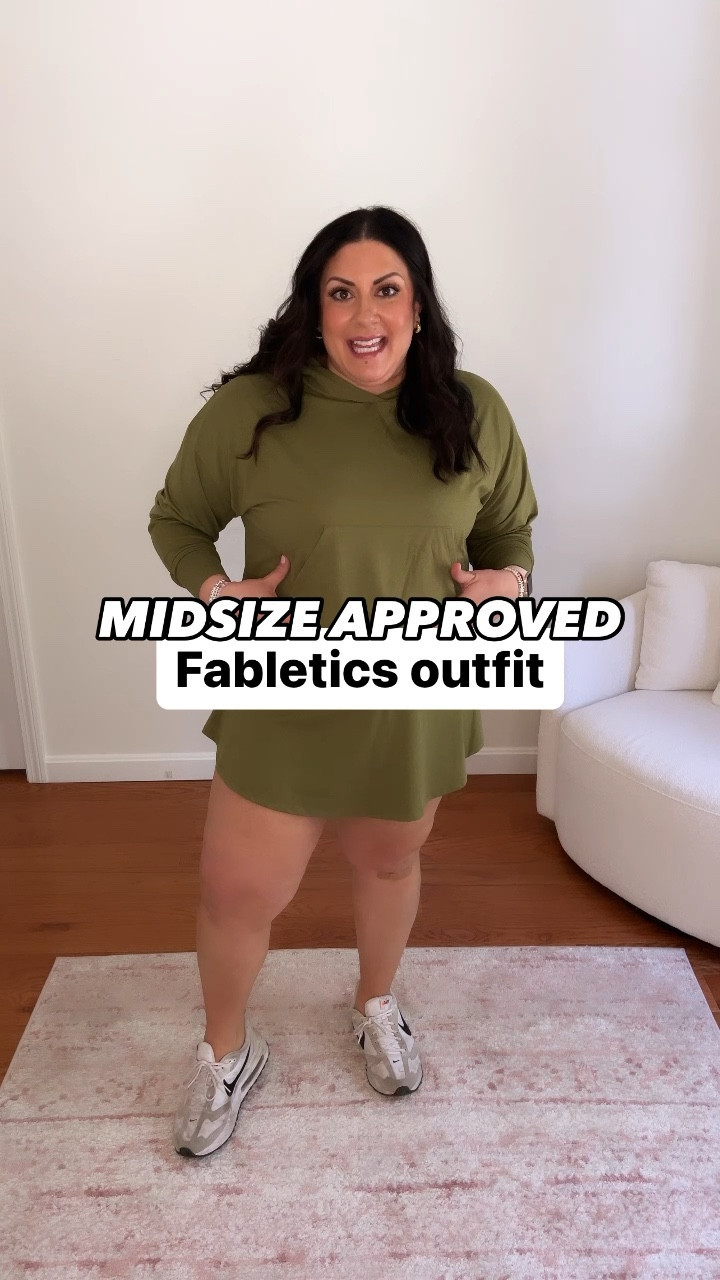 Wearing an XL in this Fabletics outfit! 😍 I’m obsesseddd, it’s so soft and comfy! 

#LTKstyletip #LTKfitness #LTKmidsize