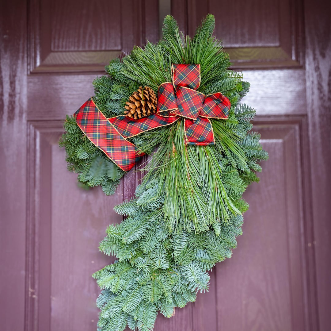 The Horse Wreath Handcrafted Horse Head-shaped Holiday Wreath With Noble Fir, Pine Cones, & White... | Etsy (US)