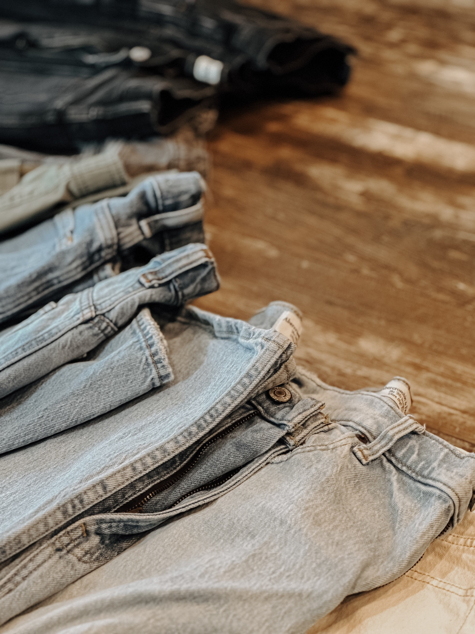 Favorite jeans on sale!! Use code JENREED for an extra 15% off!! I wear my true size in all styles! 8/29

#LTKxAF #LTKFindsUnder100 #LTKSaleAlert