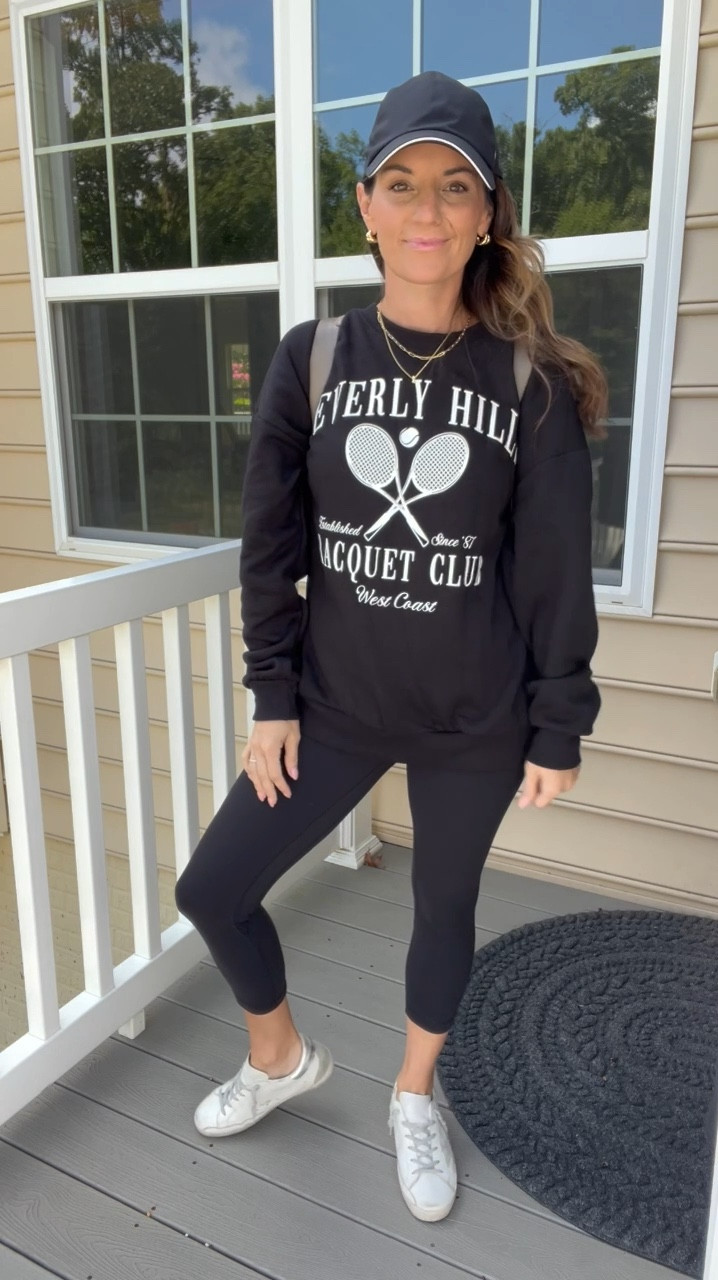 🍂 My Fall Uniform 🍂
Featuring $14 Oversized Sweatshirt, Leggings, Hat & Sneakers


#LTKStyleTip #LTKFindsUnder50