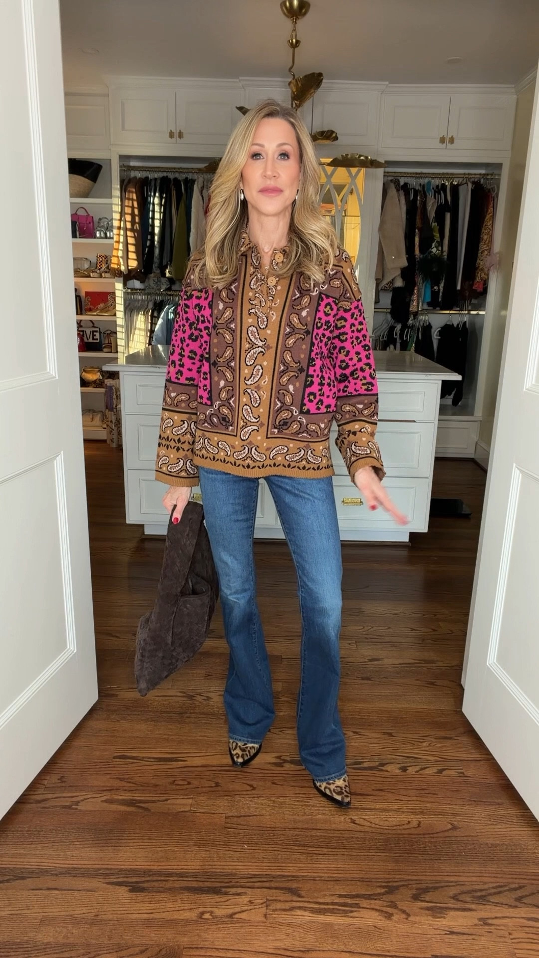 A fabulous cardigan with skinny flare jeans and leopard cowboy booties…you can’t go wrong!


#LTKOver40 #LTKSeasonal #LTKootd