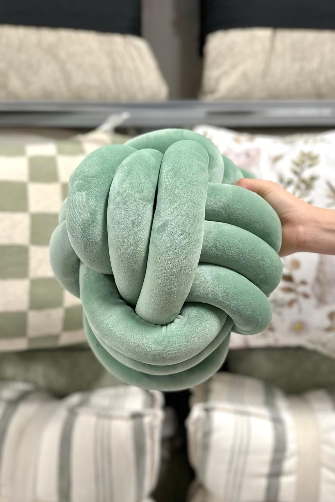 Home - living decor for less from @tjmaxx
Love this knot pillow by Videri Home (under $20)
Perfect spring living room refresh

#tjmaxx #pillow #gabrielapolacek

#LTKhome #LTKfindsunder50 #LTKsalealert