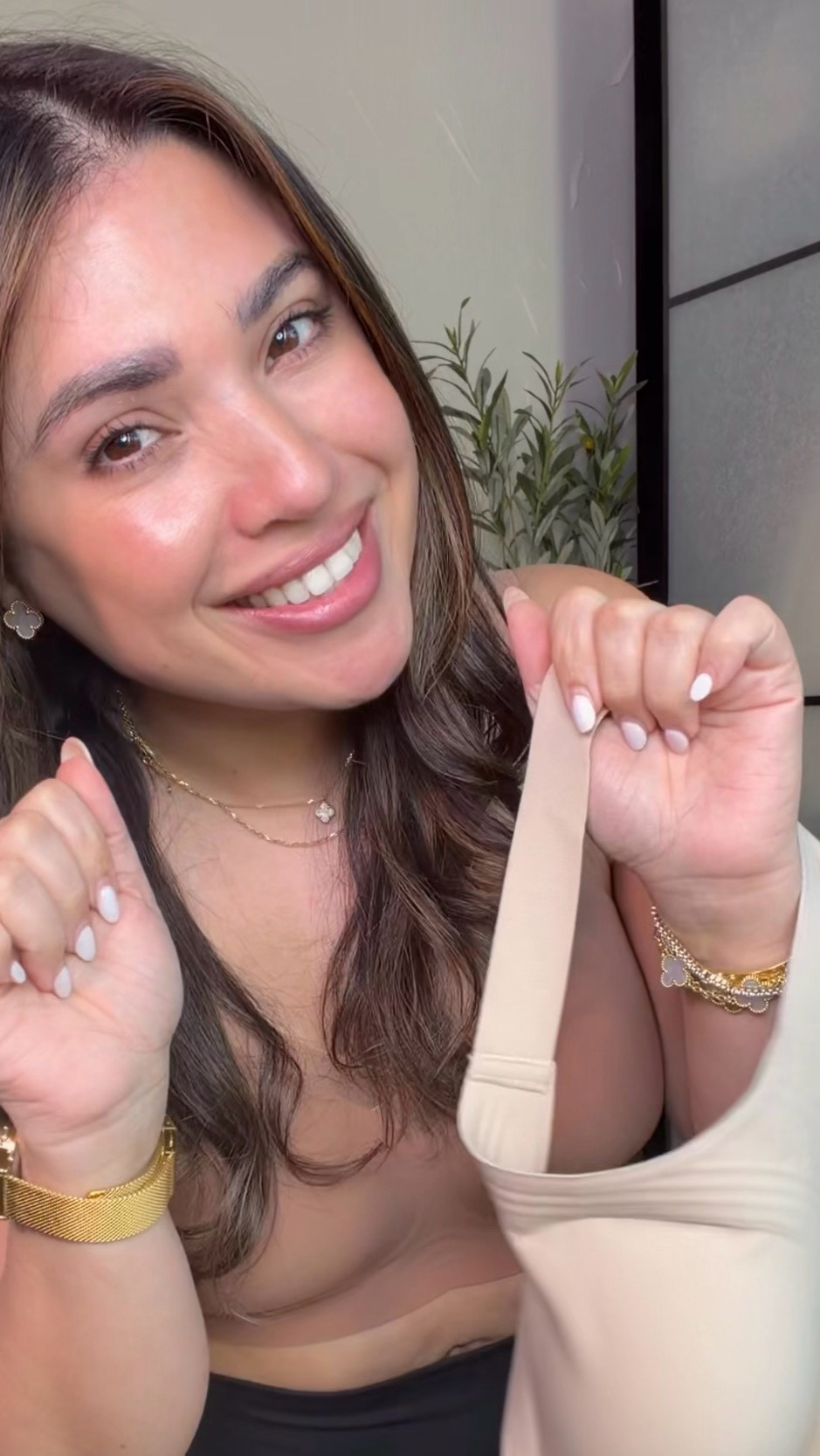 This one was too good not to share 🤍 If your bra tends to cause those little side bulges, this one fixes that. Super smoothing, supportive, and actually comfortable enough to wear all day. One of those pieces you end up reaching for on repeat.

Bra size M
Pants M, 29” inseam
Top M

#ltkstyle #ltkfitness #ltkactivewear #amazonstyle #amazonfinds #athleisurestyle #momstyle #everydaystyle #fitnessstyle #ltkunder50