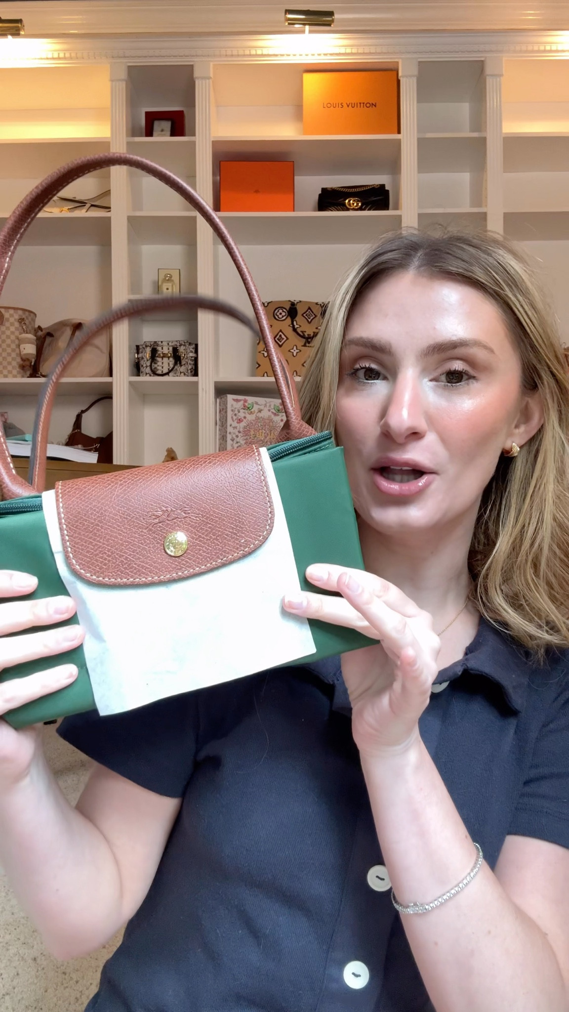 I’m obsessed with Longchamp le pliage bags they’ve honestly replaced most of my designer bags as everyday purses!

Longchamp le pliage | Le pliage Medium | Longchamp pouch | British green | fall purses | fall bags | everyday purse 