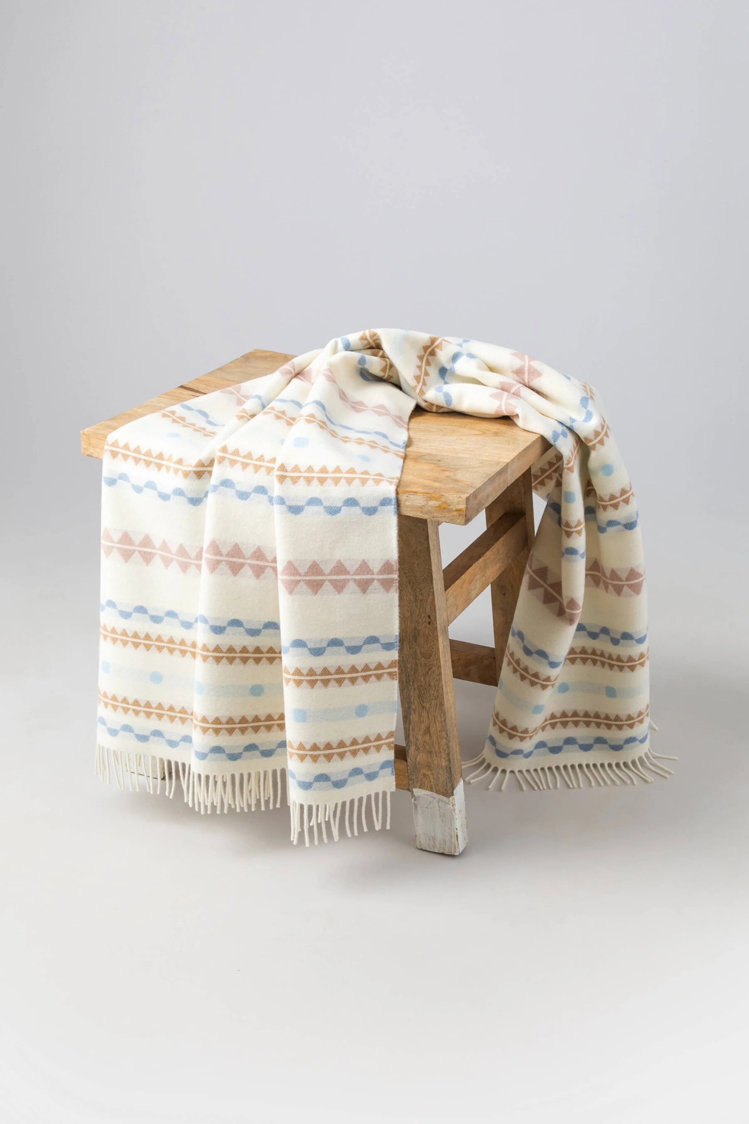 Soft Purled Fringe Children's Throw | Johnstons of Elgin