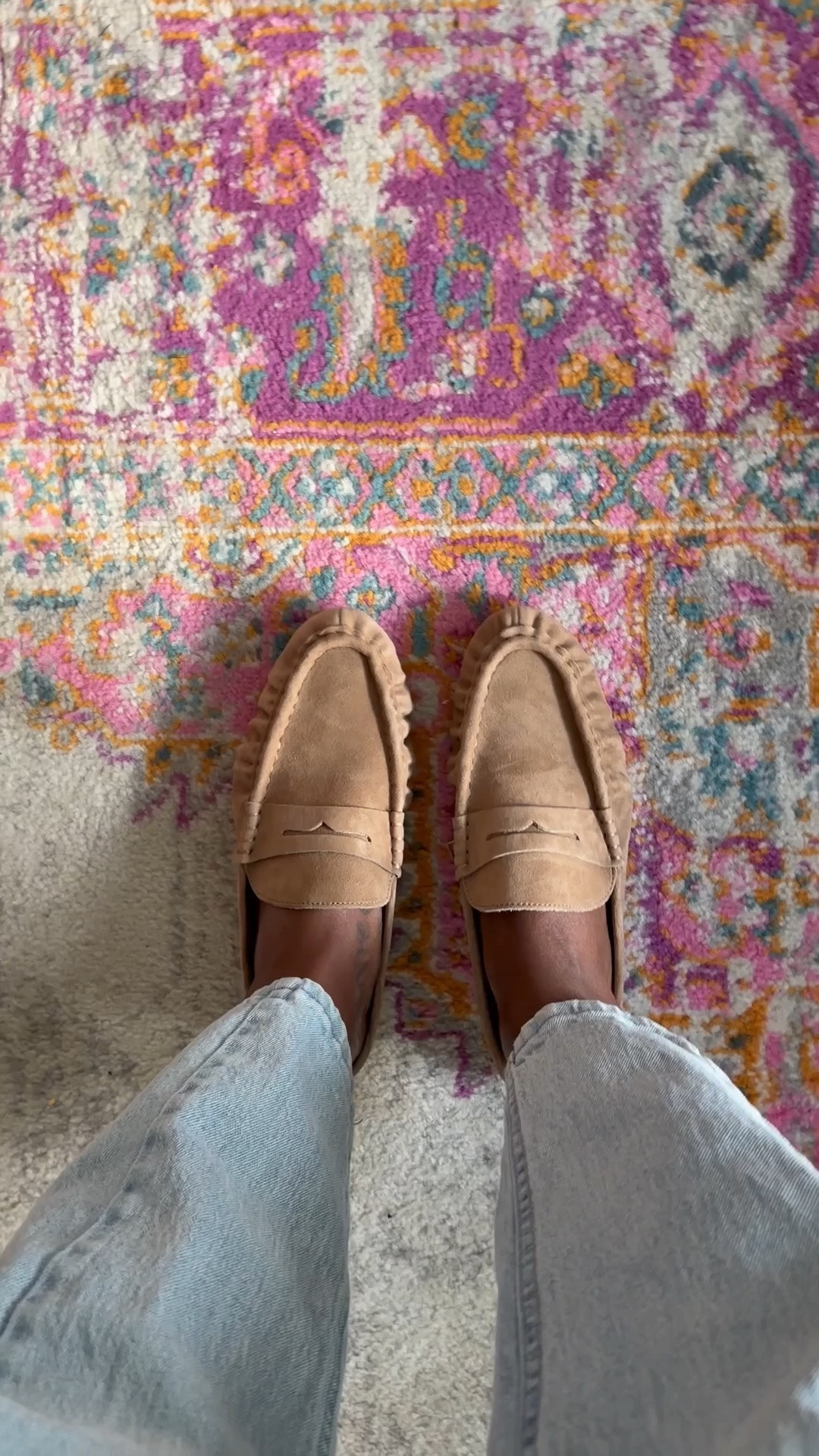 New loafers for Fall and I couldn’t be more obsessed. They feel awesome even after all day wear and are the perfect ever neutral! @macys #macysstylecrew