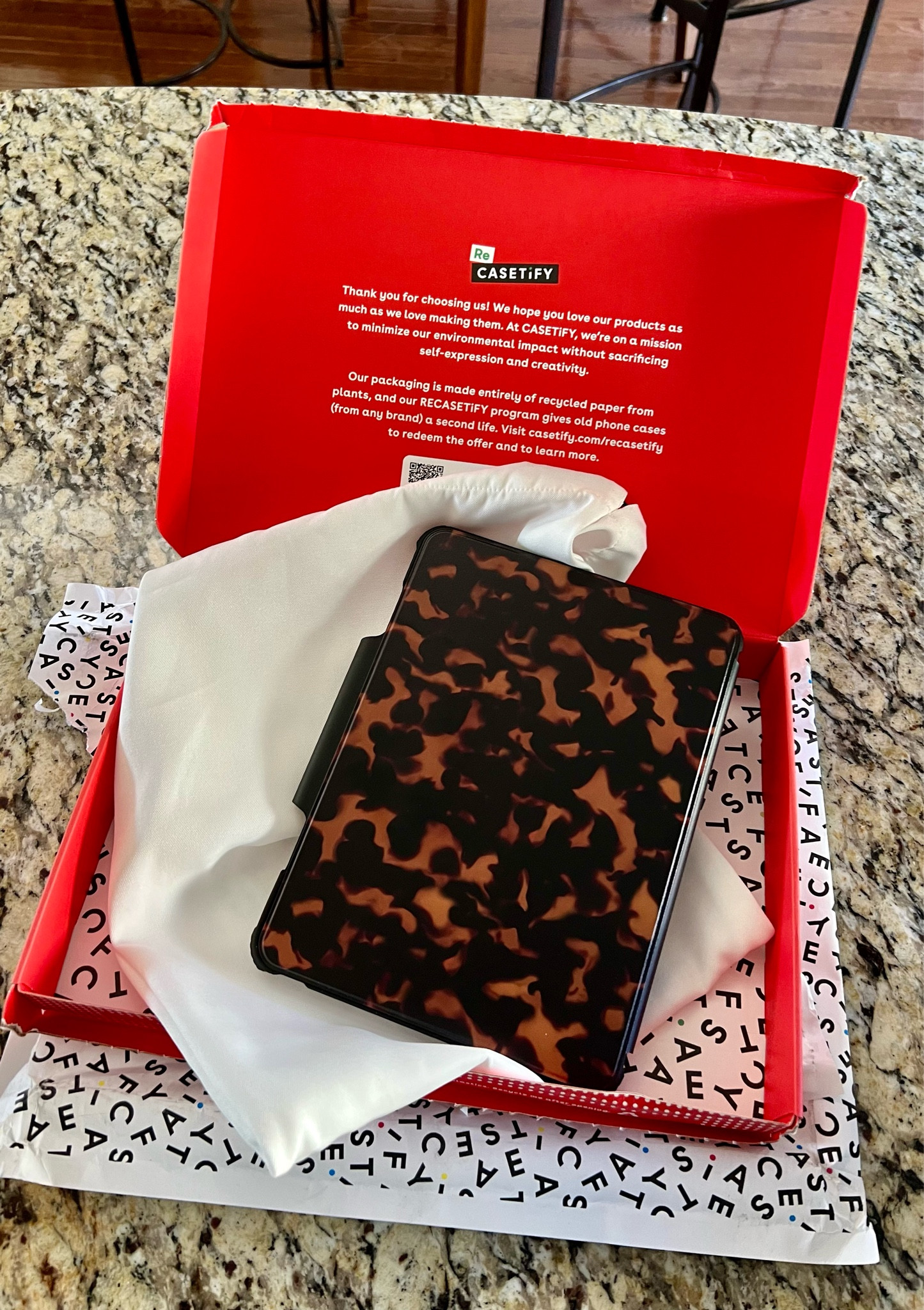 My iPad case finally came in! Went with a classic tortoise shell pattern.