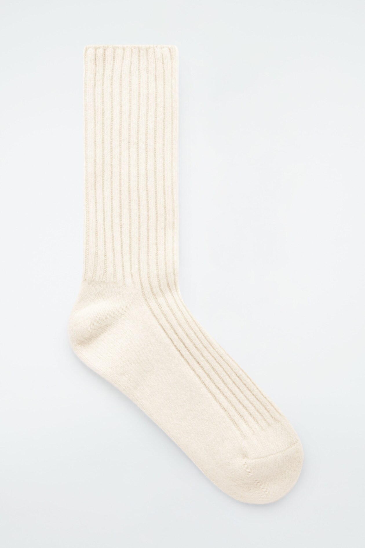 RIBBED CASHMERE SOCKS - IVORY | COS UK