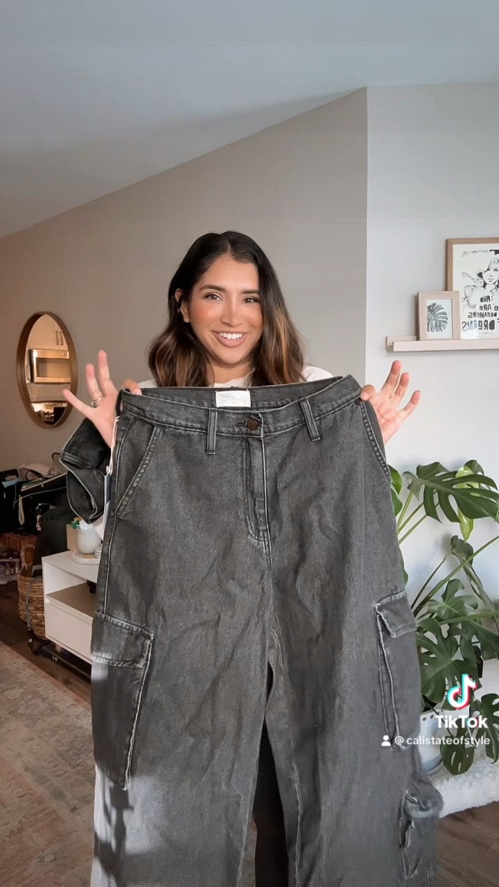 Target black wide leg cargo pants

#LTKSeasonal #LTKfindsunder50 #LTKstyletip