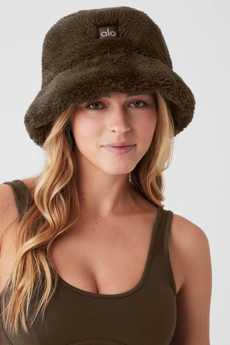 Foxy Sherpa Bucket Hat | Alo Yoga (US)