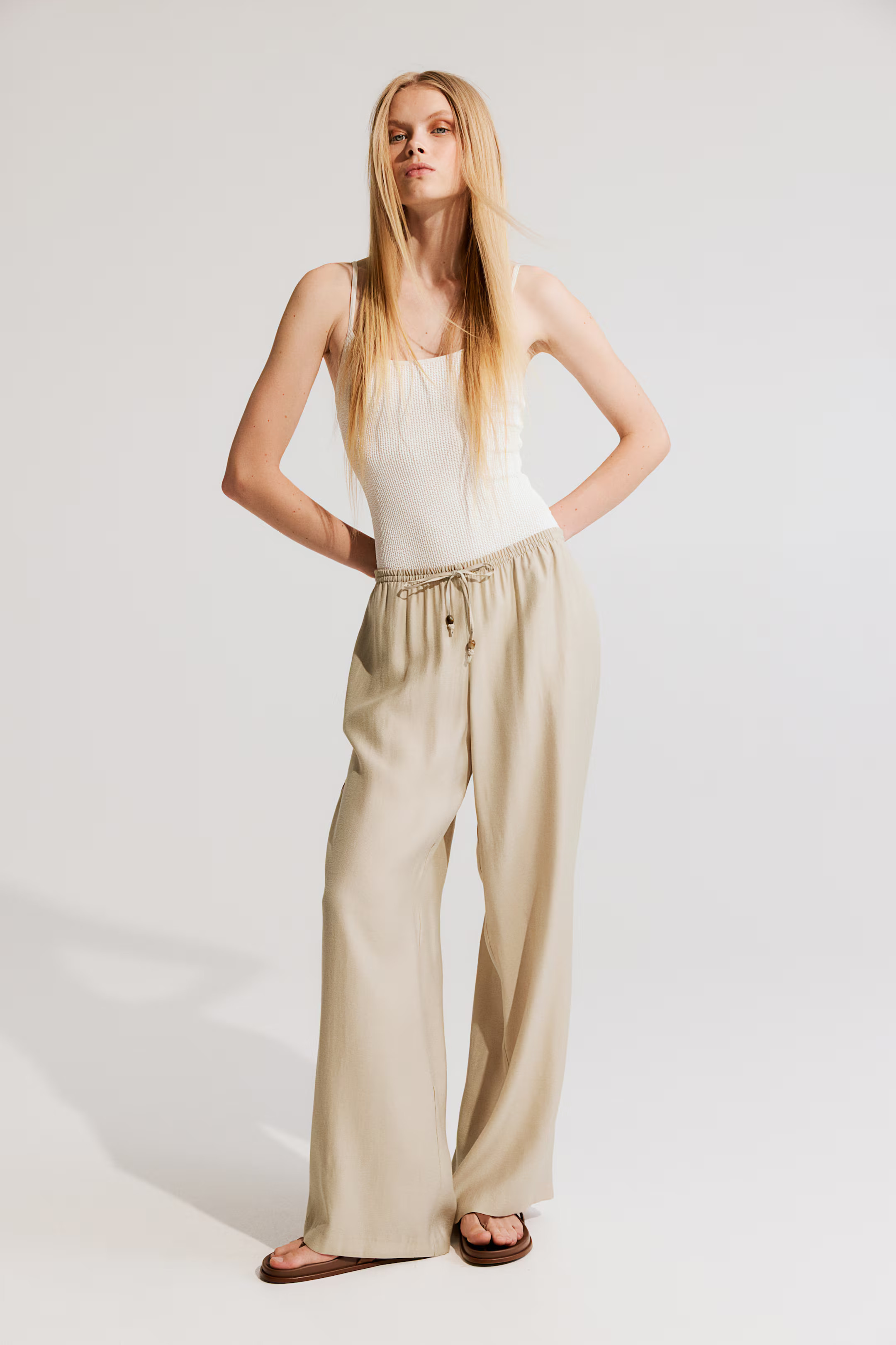 Wide pull-on trousers | H&M (UK, MY, IN, SG, PH, TW, HK)