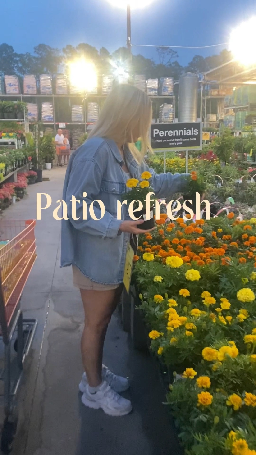 Patio refresh Part 1 🌺 I finally gave my patio some love, first time planting… pls pray they survive 😅 drop tips!! 



#LTKSeasonal #LTKHome