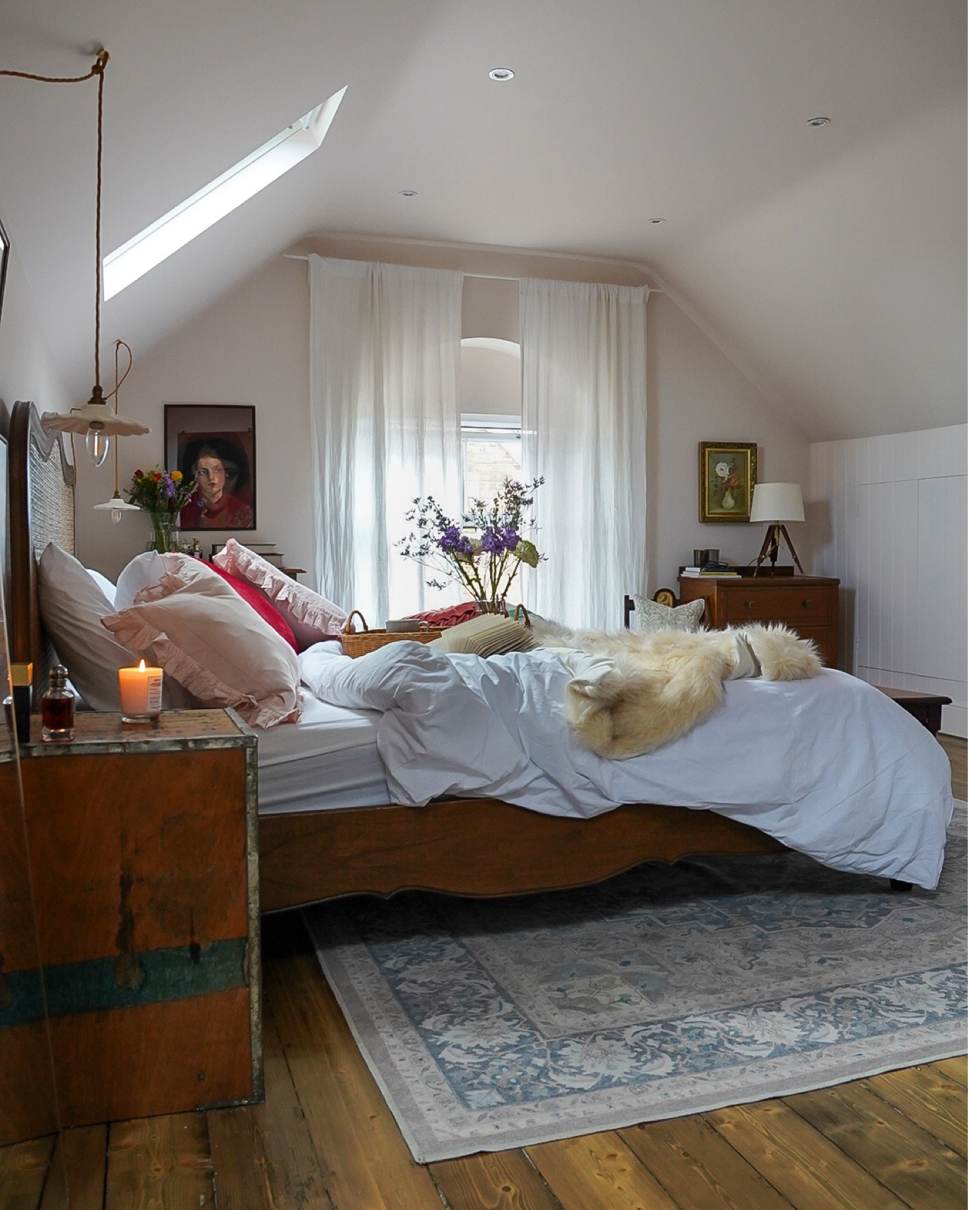 My bedroom is my favourite room in the house 💫

Washable large rug
Linen curtains 
White bed linen
Pink cushions 


#LTKeurope #LTKuk #LTKhome