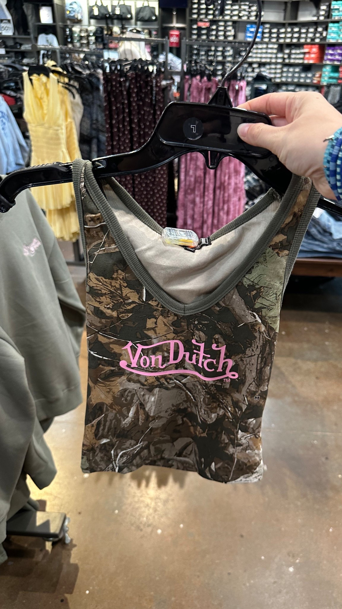 Love this camo pink font Von Dutch cropped tank! So adorable! Priced at $34 & ranges from sizes XS-XL! Perfect for spring! 

#LTKMidsize #LTKPetite