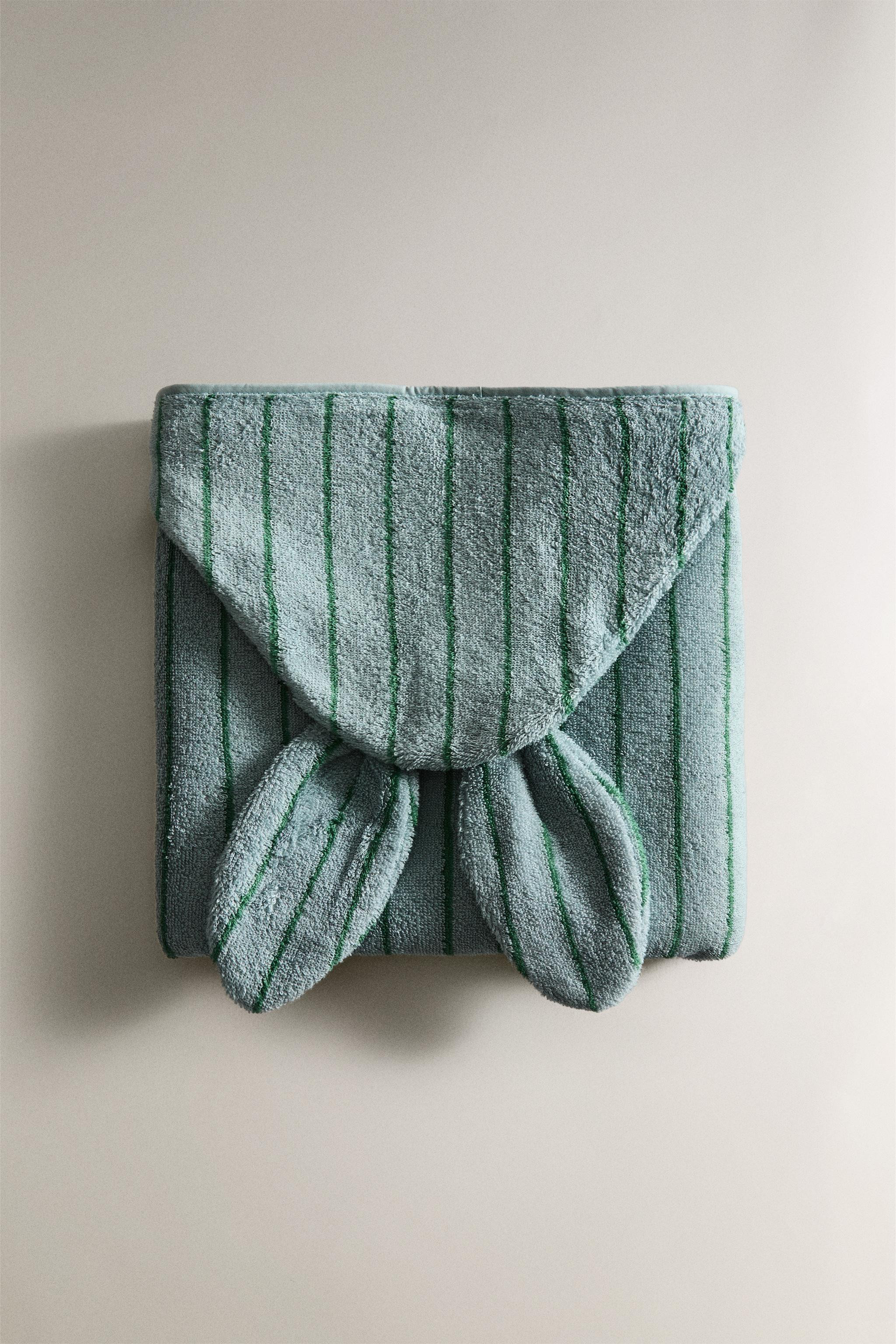 HOODED VELOUR STRIPED BATH TOWEL | Zara US