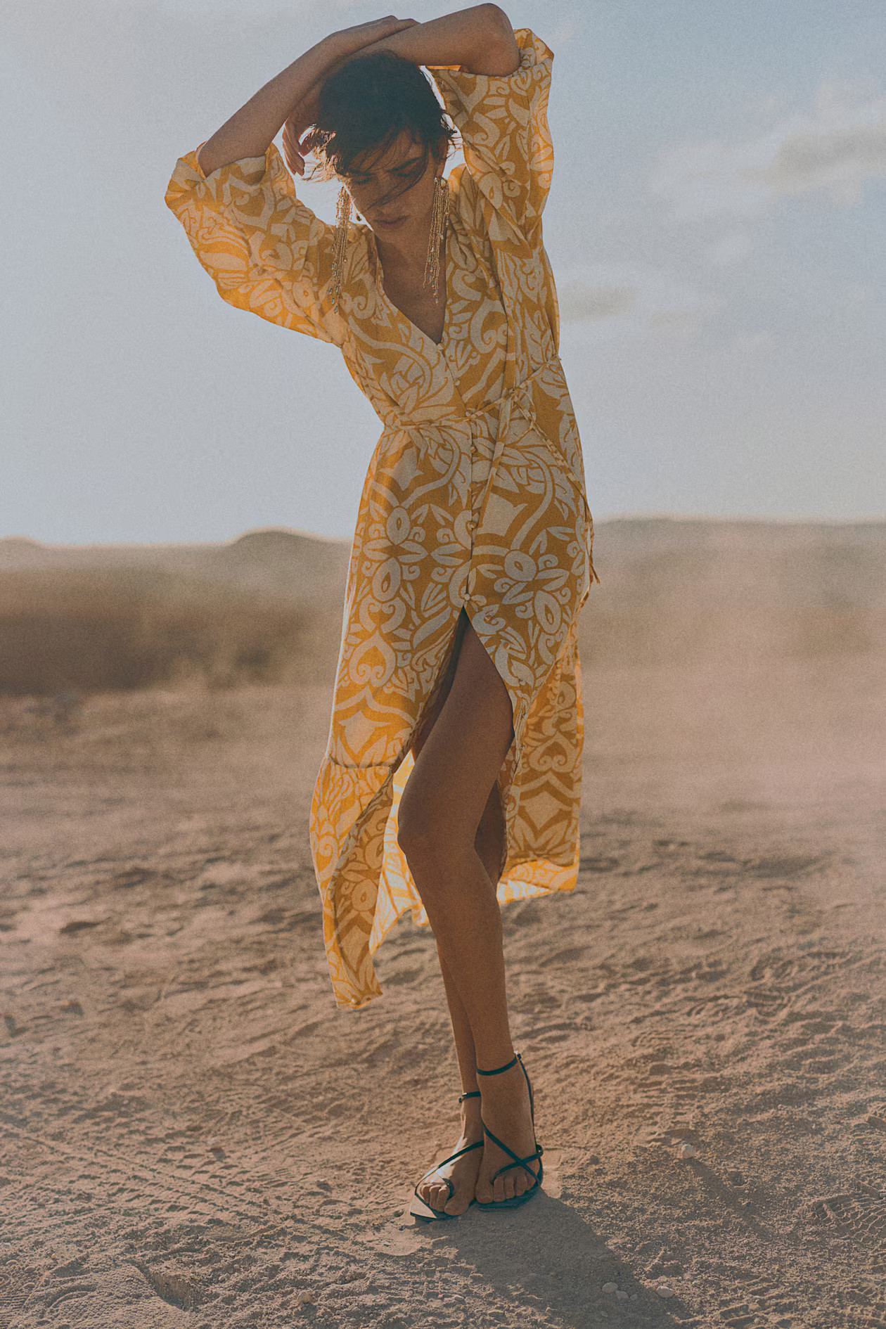 Tie-belt crêpe dress | H&M (UK, MY, IN, SG, PH, TW, HK)