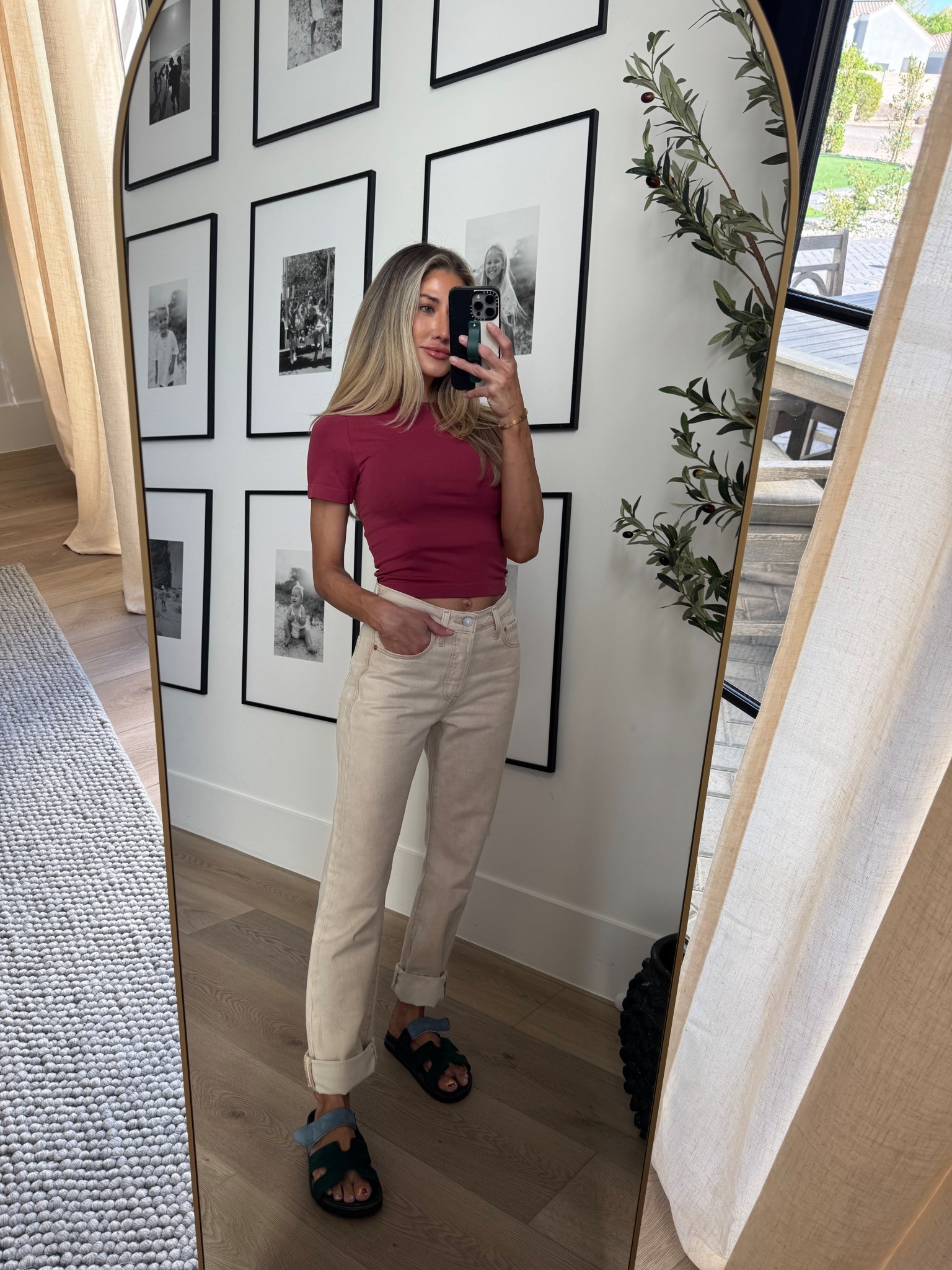 these jeans are the perfect color! so classic and pretty. my top is on sale today: $10.50 SO many great colors to choose from. top is TTS and I sized up 1 size in the jeans for a looser fit. XS top and 25x30 bottoms