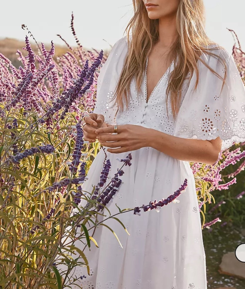 A little something pretty for mama ✨
The most gorgeous dresses are on sale right now, and I rounded up my favorites. Soft, feminine, elevated pieces that make getting dressed feel easy and beautiful.
.

#LTKMothersDay #LTKmomlife #LTKdayinmylife