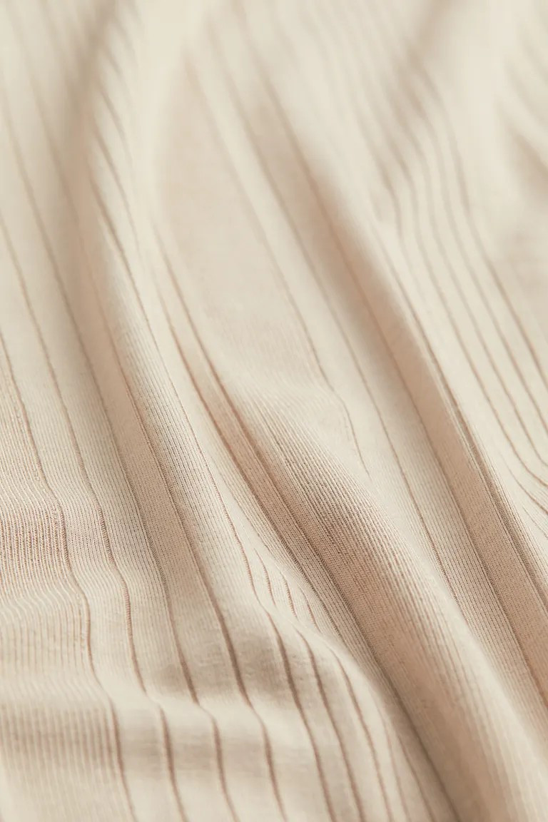 MAMA Ribbed dress | H&M (UK, MY, IN, SG, PH, TW, HK)