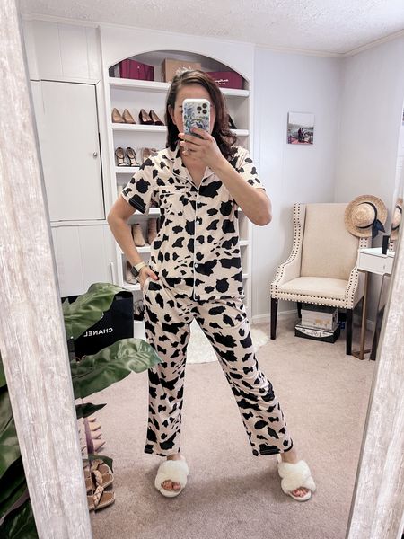 Amazon finds, this pajama set is so good and comfy to wear, comes in other prints and fits true to size on D e a l rn! 

#LTKSeasonal #LTKsalealert #LTKfindsunder50