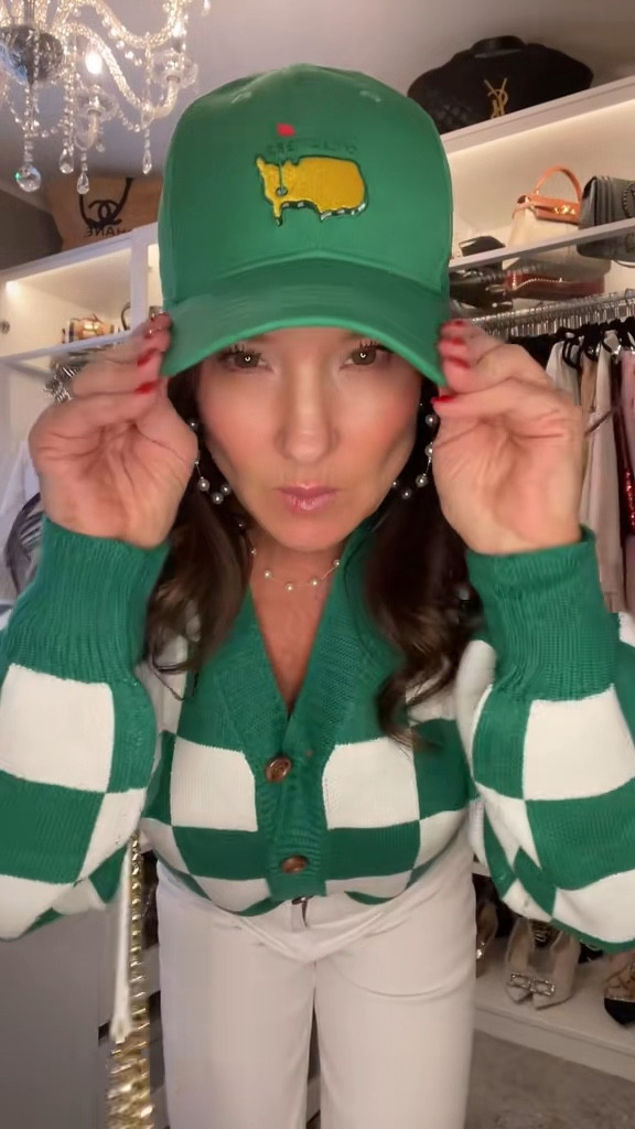 Kelly Green and white best spring colors get your golf attire here ￼

#LTKootd #LTKOver40 #LTKBump