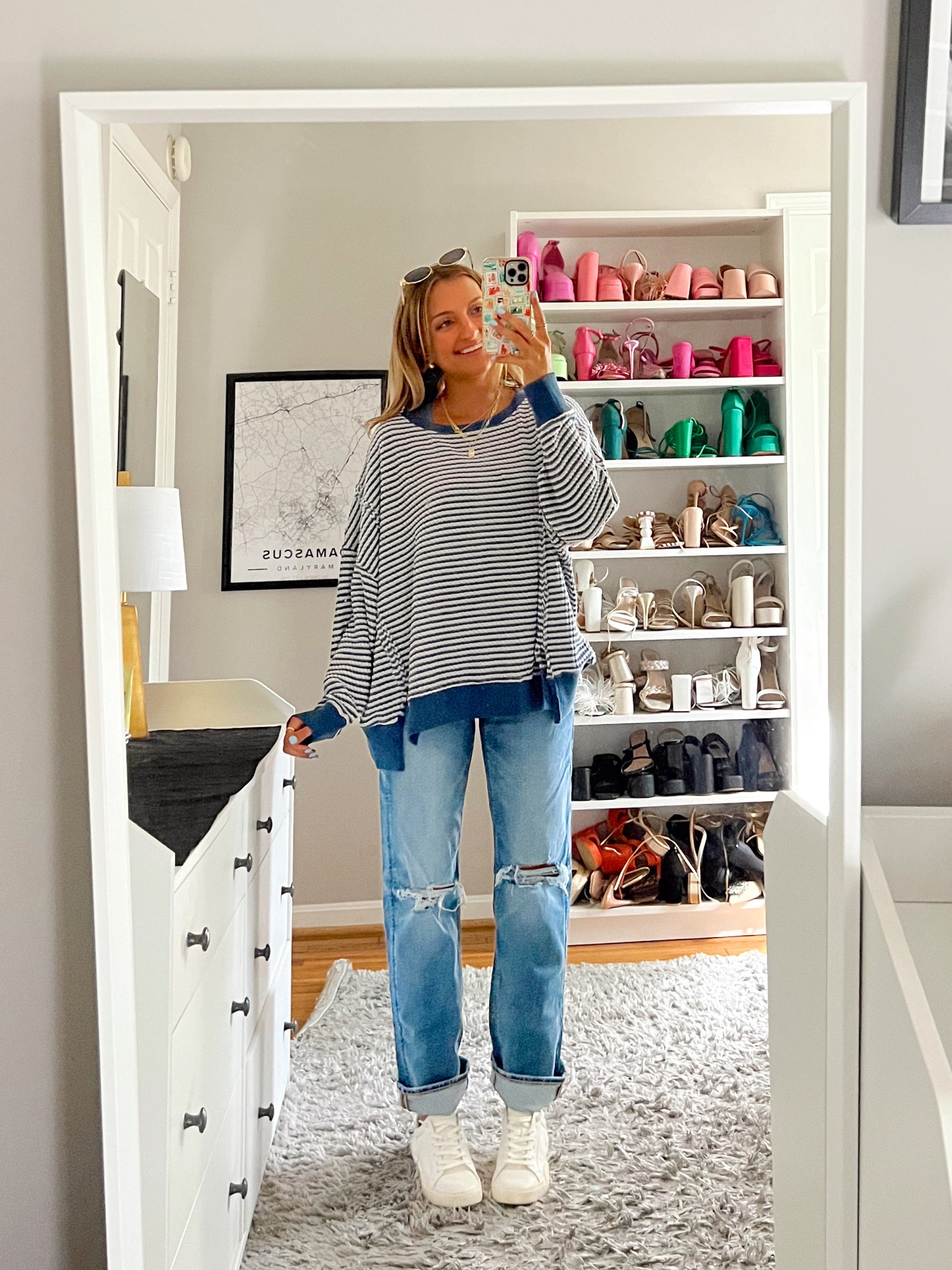 casual everyday outfits from American eagle for back to school time.  Love these straight leg jeans & sweater. Wearing 000R at 5’2 and a size Small sweater 💕✏️ 