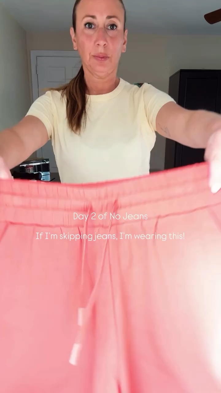No Jeans Challenge: Day 2 of 7. Are you team jeans or team comfy pants? ❤️

Today’s outfit is for those days when I want to be comfortable but still feel put together. Matching sets make getting dressed so easy. Would you wear this?

Comment OUTFIT if you would like me to send you the details! 

_____
 •  No jeans challenge
* Comfy outfit idea
* Casual summer outfit
* Matching set outfit
* Everyday style
* Effortless outfit
* Mom style
* Comfortable fashion
* Easy outfit formula