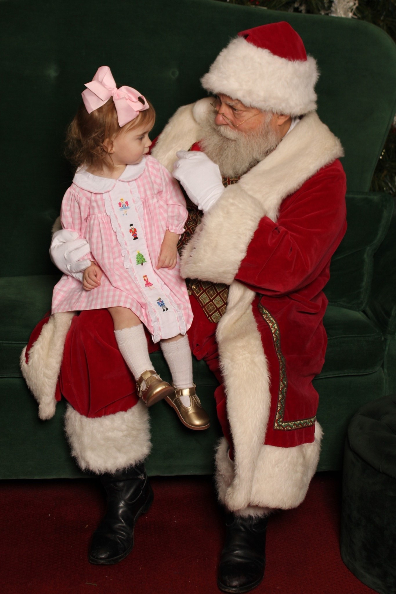 🎀 Caroline’s Santa Outfit • Classic Smocked Christmas Style 🎅✨

Sweetest Santa moment ever! Caroline wore one of her older smocked Christmas dresses, but I linked identical-style options that give the same precious, traditional holiday look. Paired with her gold Mary Janes, knee-high socks, and a big pink bow — the perfect classic Christmas photo outfit for toddlers. 💗🎄

All pieces linked here: similar smocked Nutcracker dresses, her exact gold shoes, cozy knee socks, and a set of big bows that match perfectly. Great for Santa pics, Christmas parties, preschool programs, and all your December outfits!

Holiday shopping, gifting, and photo-ready toddler outfits — everything you need for the season ✨🎁

 toddler Christmas outfit, smocked dress, Nutcracker dress, holiday photos, Santa pictures, classic children’s clothing, gold Mary Janes, baby knee socks, toddler hair bows, Christmas style for girls, kids holiday fashion, gift ideas, Christmas shopping, festive outfit inspo.


#LTKBaby #LTKKids #LTKHoliday