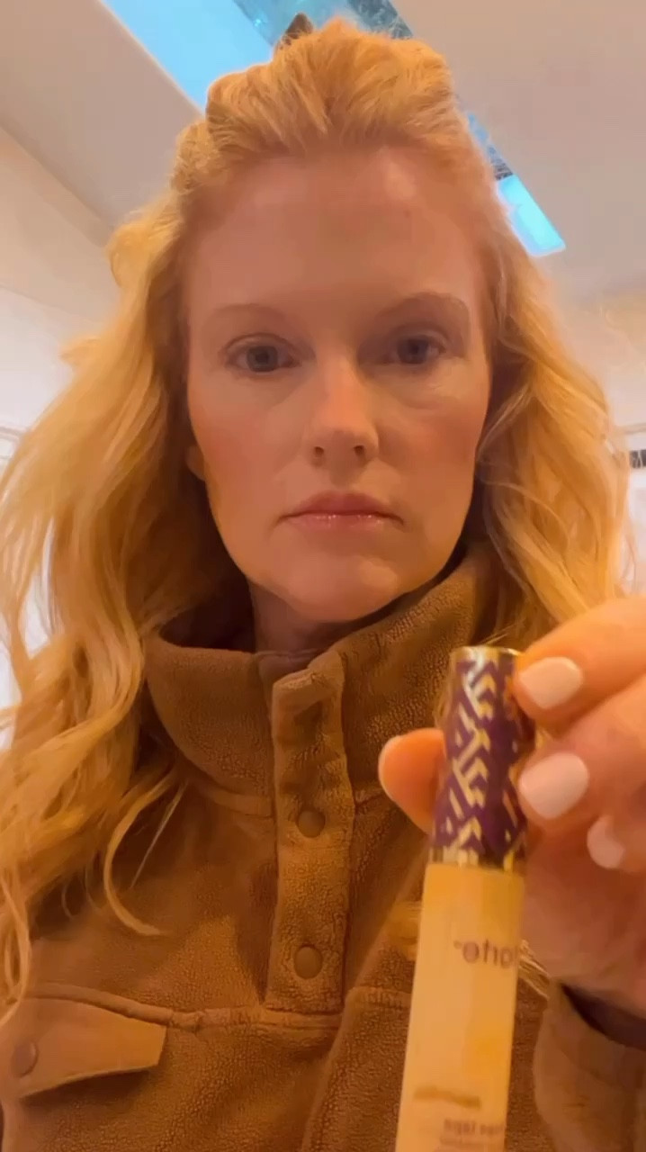 Smokey eye essentials! ✨ Here’s how I create my go-to look:
   •   Tarte Shape Tape to keep everything smudge-free.
   •   Brow gel for definition.
   •   Tarte Eye Palette: Cashmere Bunny on lower lids + Chocolate Martini at the crease.
   •   A touch of Milani Highlighter at the inner corners for that pop!
   •   NYX White Smoke Liner in the waterline + a dark, affordable eyeliner (see video).
   •   Mascara primer + mascara to finish it all off.

Shop all my faves linked here! 🎨 #LTKBeauty #SmokeyEye

#LTKGiftGuide #LTKBeauty #LTKSaleAlert