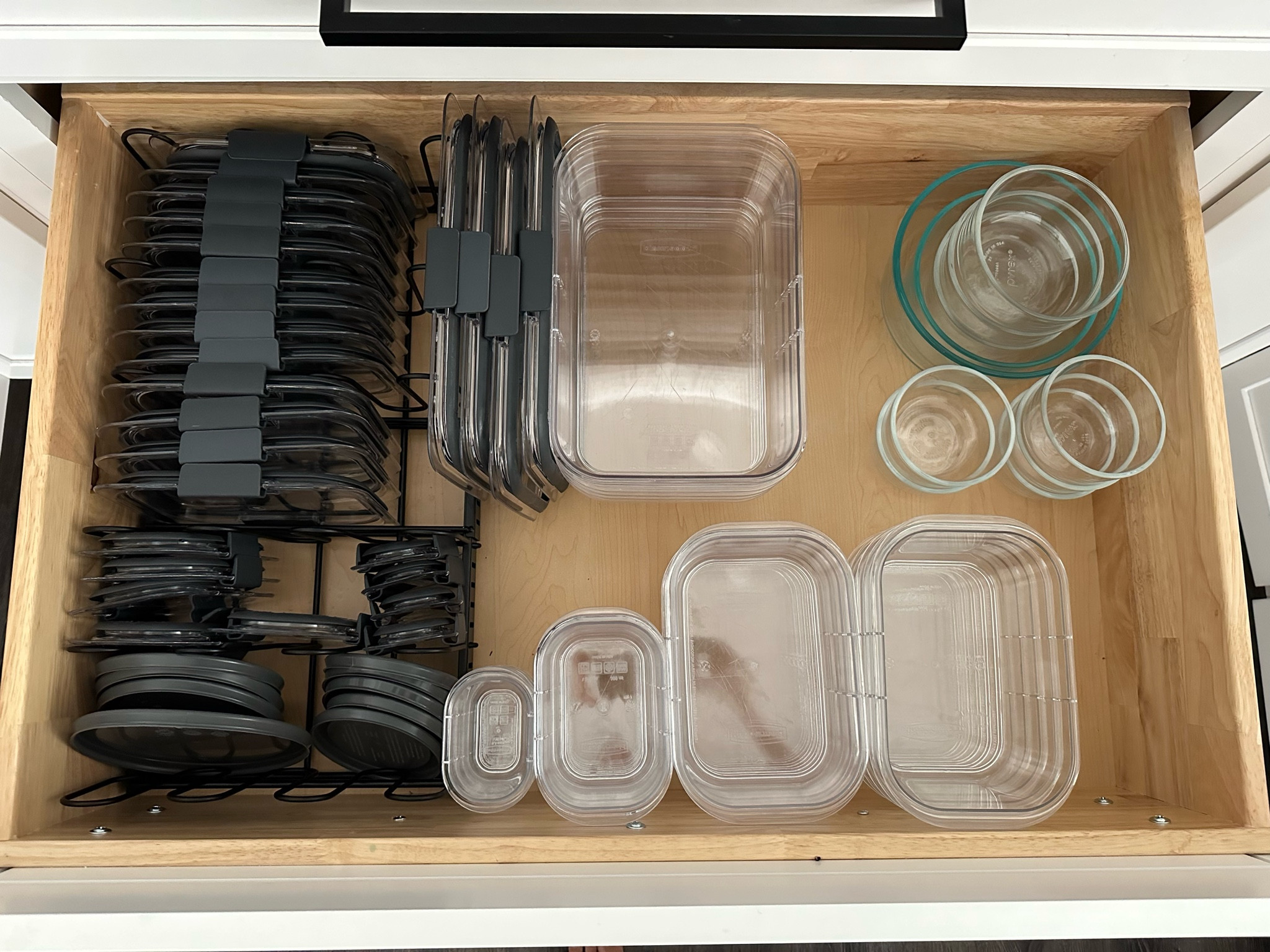 Expandable food container lid organizer,large capacity adjustable 10 dividers