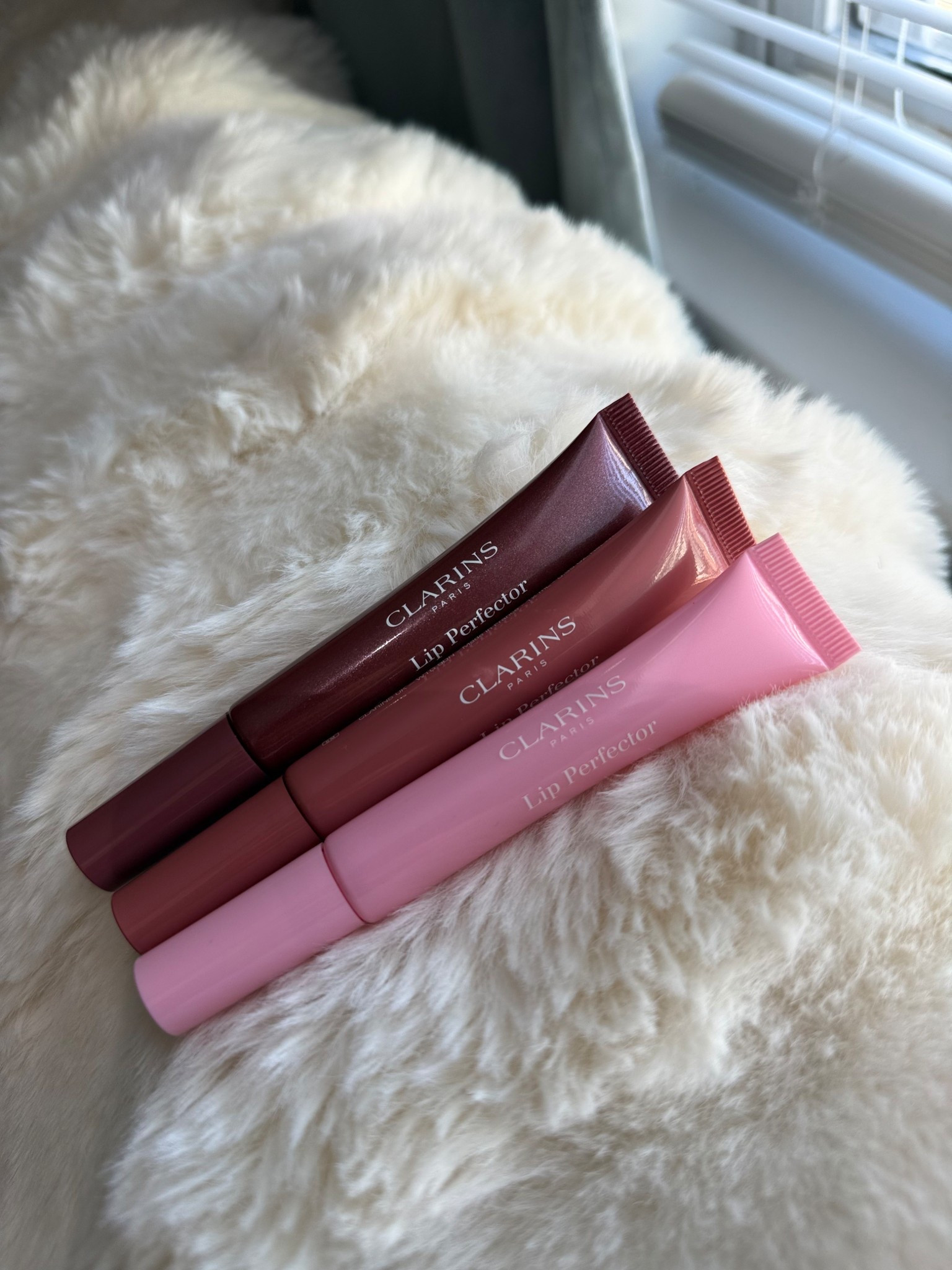 This gloss is luscious and sheer! The shades are the perfect for layering and the applicator tip makes it so easy to apply. 💕