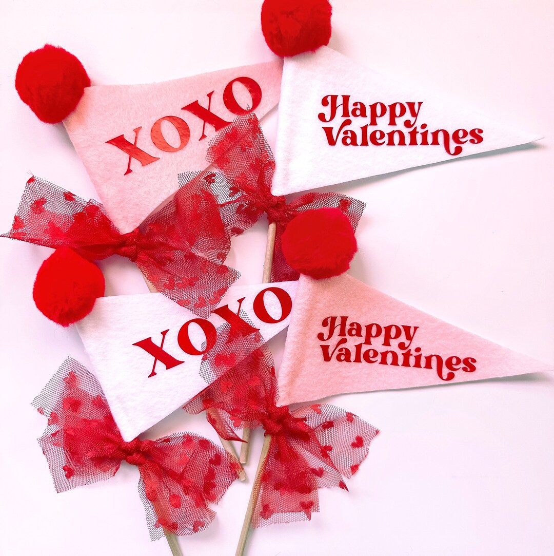 Valentines Pennant Flag, Retro, XOXO, Valentines Day Decor, Love Basket Flag, Wand, Whimsical - E... | Etsy (US)