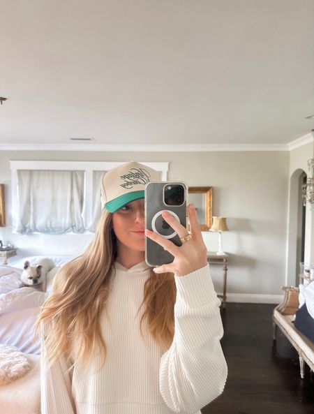This hat is the perfect add to an outfit and so easy to style! Love the pop of green and the fit is perfect.

#LTKfindsunder100