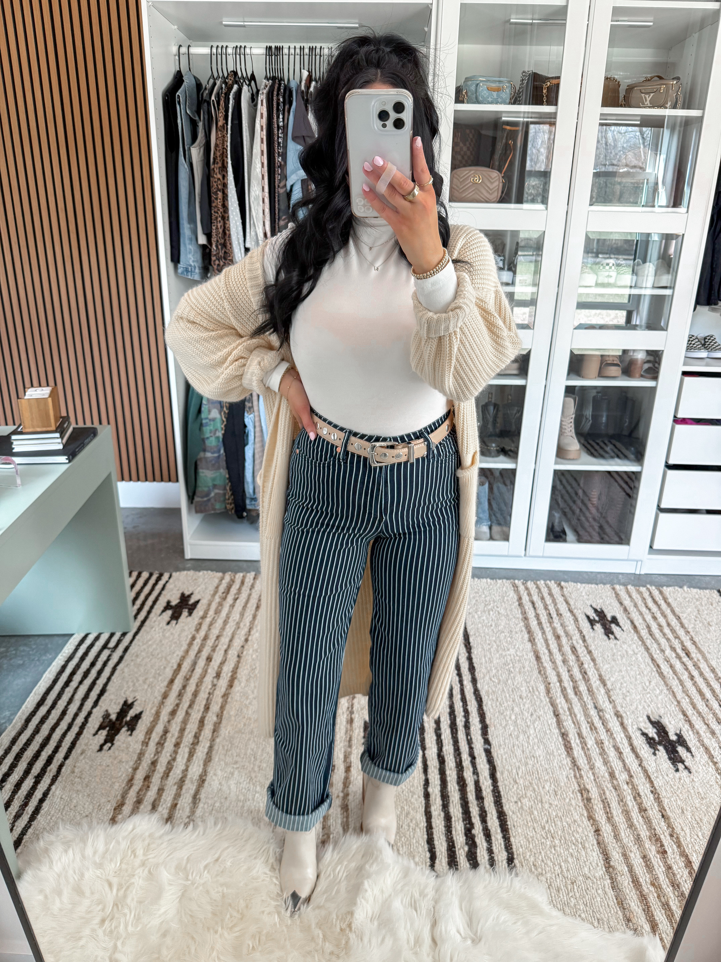 Neutral Outfit for Church 🤍

Top - xs
Cardigan - small
Belt - 27-31

*Exact jeans will be linked on my ShopMy!

Love this neutral western inspired look! This cardigan, belt & western bootie combo completes this simple outfit. 👏🏼

 

 

#LTKootd #LTKBump