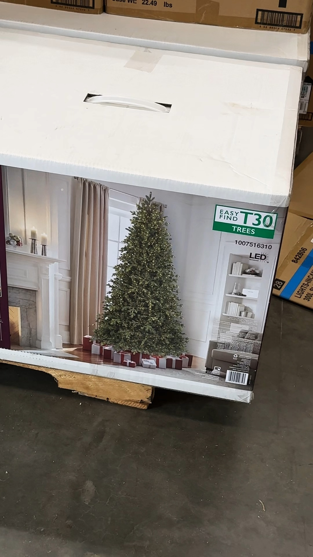 Unboxing the viral Christmas tree 🎄 

#LTKHome #LTKVideo #LTKSeasonal
