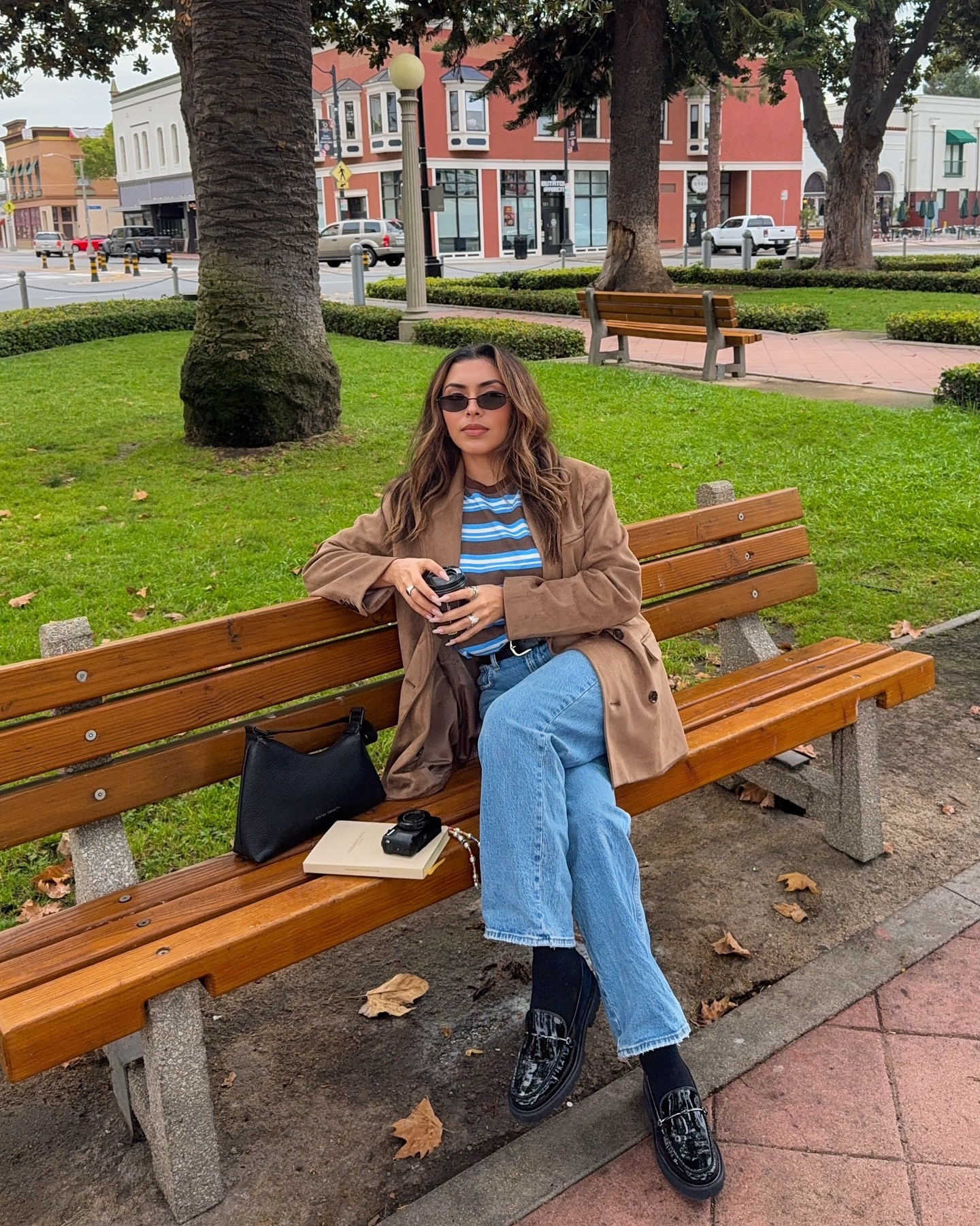 autumn wardrobe: unlocked 🔓☁️🧦🍂☕️🧸
—
restyled this suede blazer jacket from @abercrombie that I got last year (currently still available and on major sale!!) I paired it with a striped tee from @billy_j_store, my favorite denim, some loafers from @francosarto and my go to bag from @status_anxiety is this an outfit you’d wear? 🫶🏼
—
fall style Inspo, casual outfit, fall aesthetic, first day of October, classic style