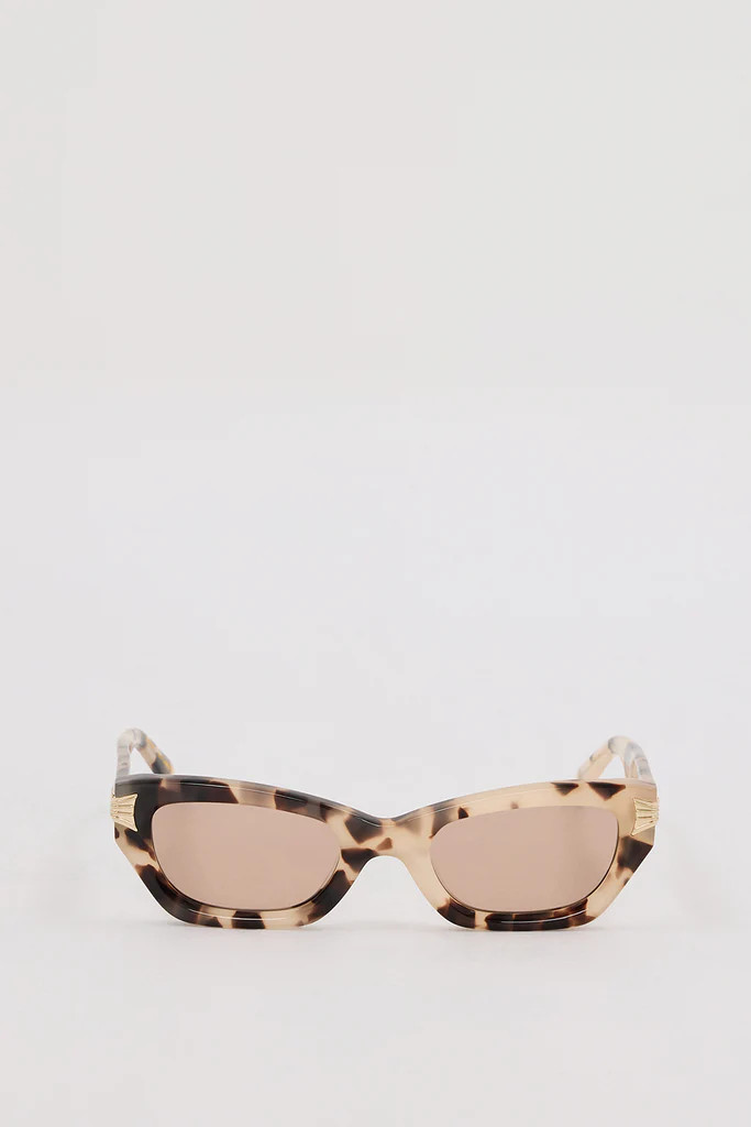 LUV LOU THE CAMERON CREAM TORT SUNGLASSES | DISSH