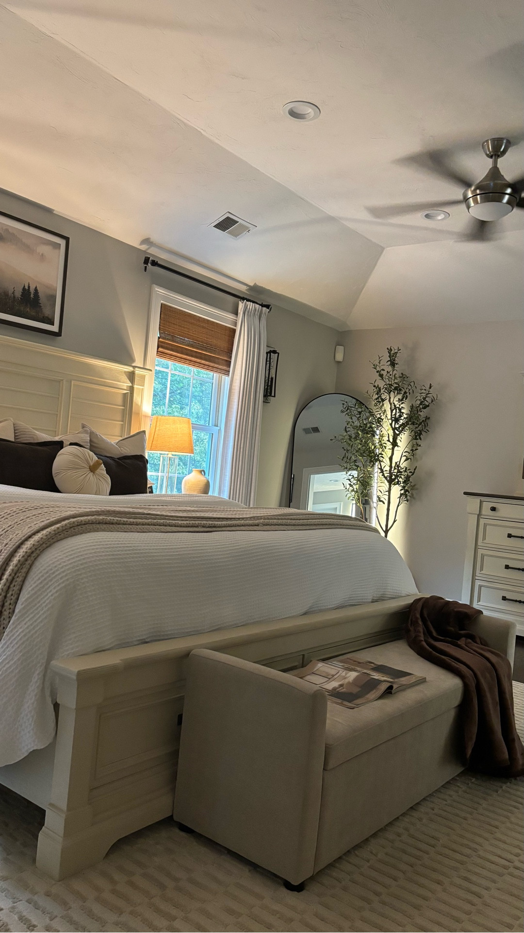 Cozy Vibes (Bedroom)
I have attached all the links 

#LTKHome #LTKStyleTip #LTKFallSale