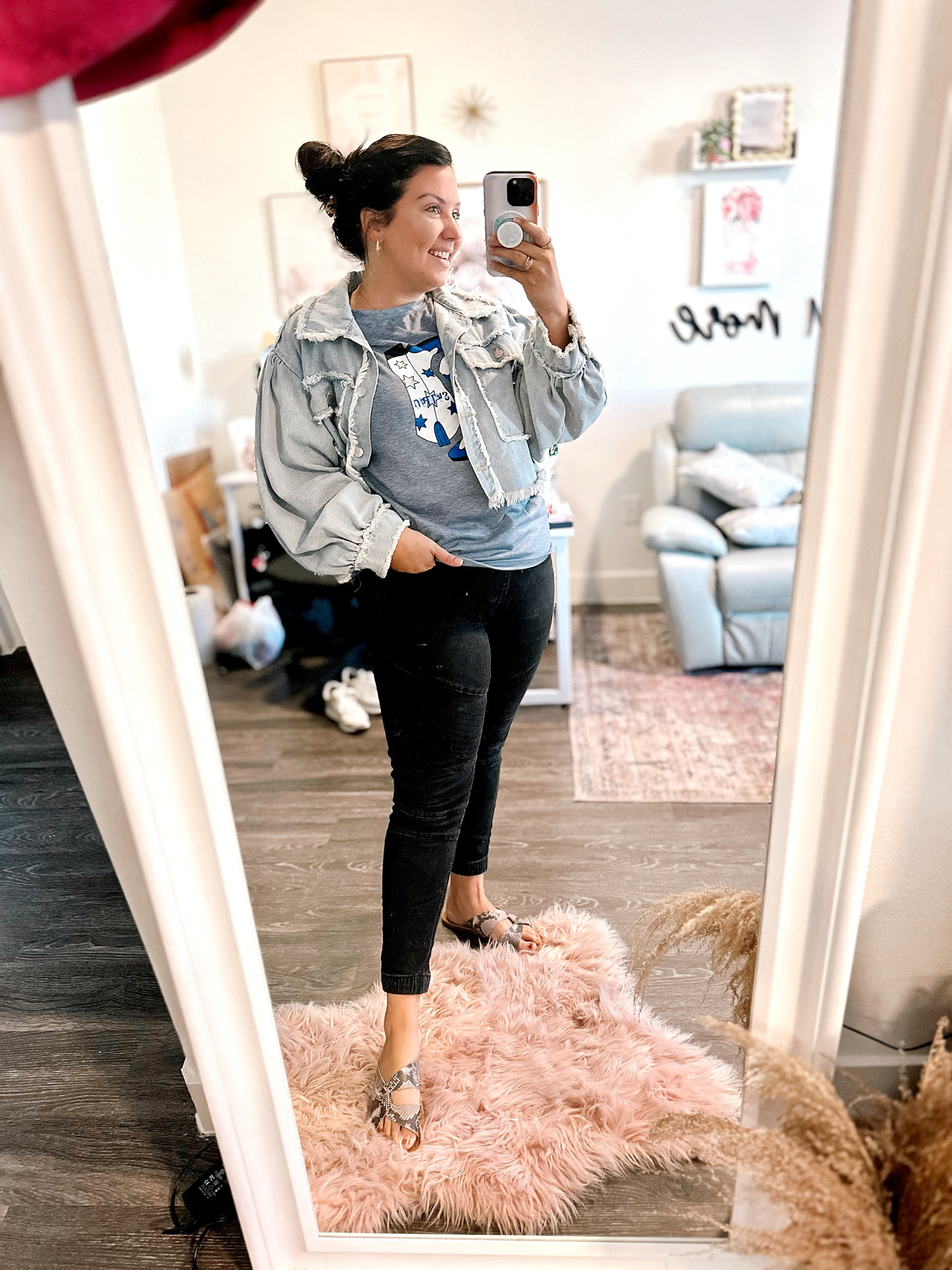 In faux fall here in Texas 🤠 

#LTKSeasonal #LTKStyleTip #LTKFindsUnder50