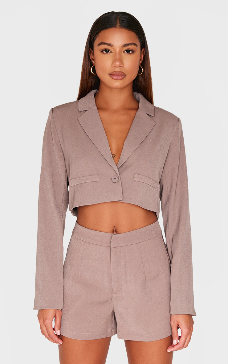 Mocha Tailored Cropped Pocket Detail Blazer | PrettyLittleThing US
