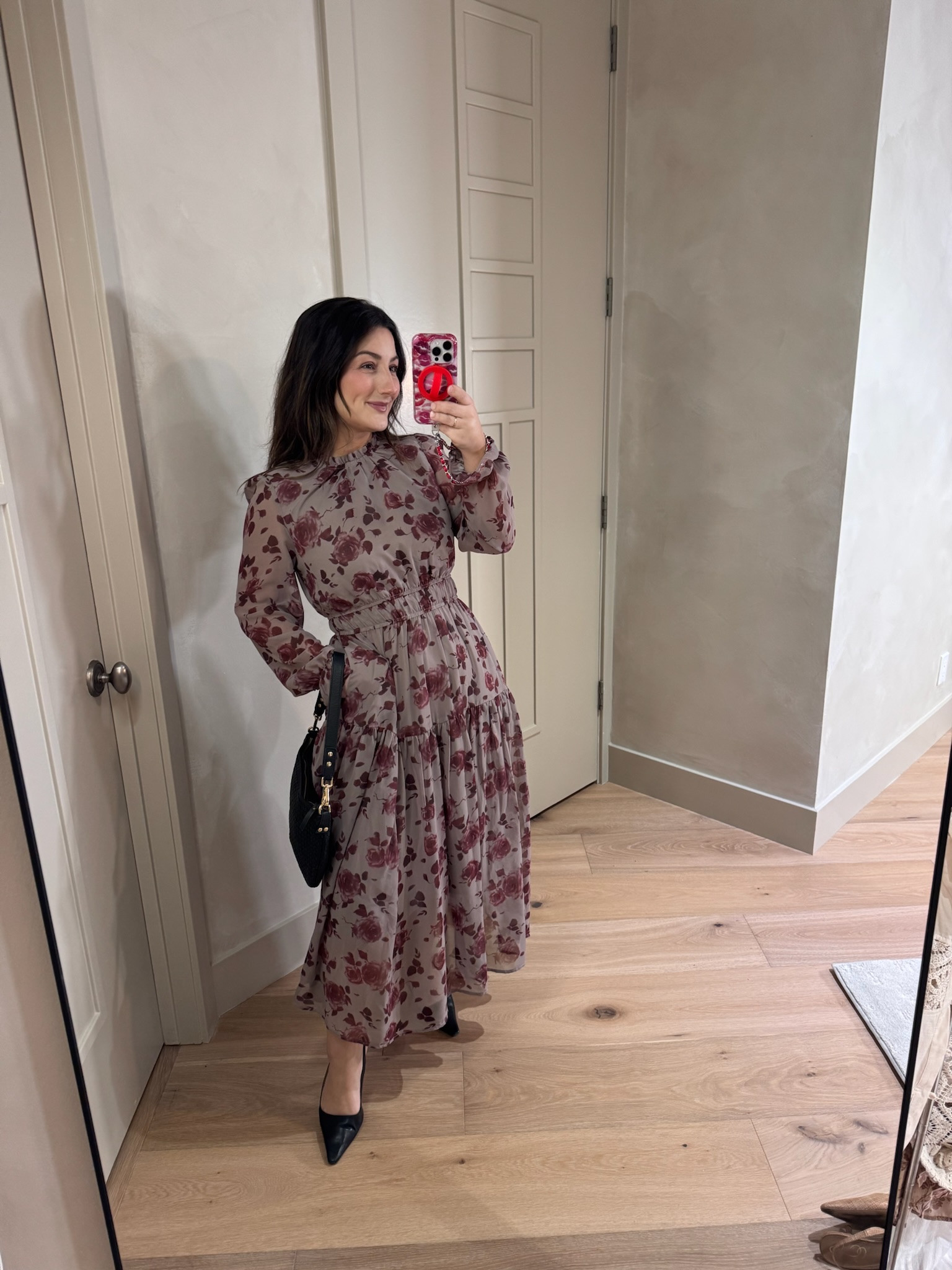 Long sleeve floral dress! 

Size small in color dark khaki and flower 

5'0" 140lbs

#LTKPetite #LTKSaleAlert #LTKSeasonal