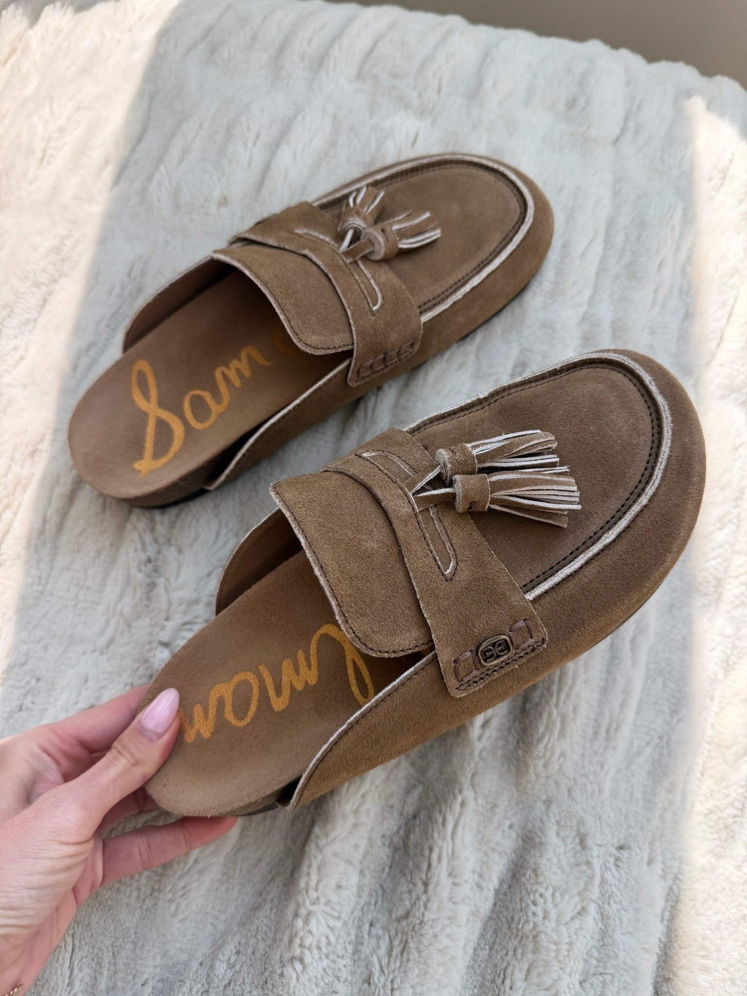 These suede loafer mules are such a good in between season shoe. The tassel detail gives them a classic feel, while the backless shape makes them easy to slip on with jeans, trousers, or a casual dress.

suede loafers, loafer mules, tassel loafers, brown shoes, fall shoes, transitional footwear, women’s loafers, casual fall style, everyday shoes, slip on shoes, annabrstyle

#LTKootd #LTKSeasonal #LTKOver40
