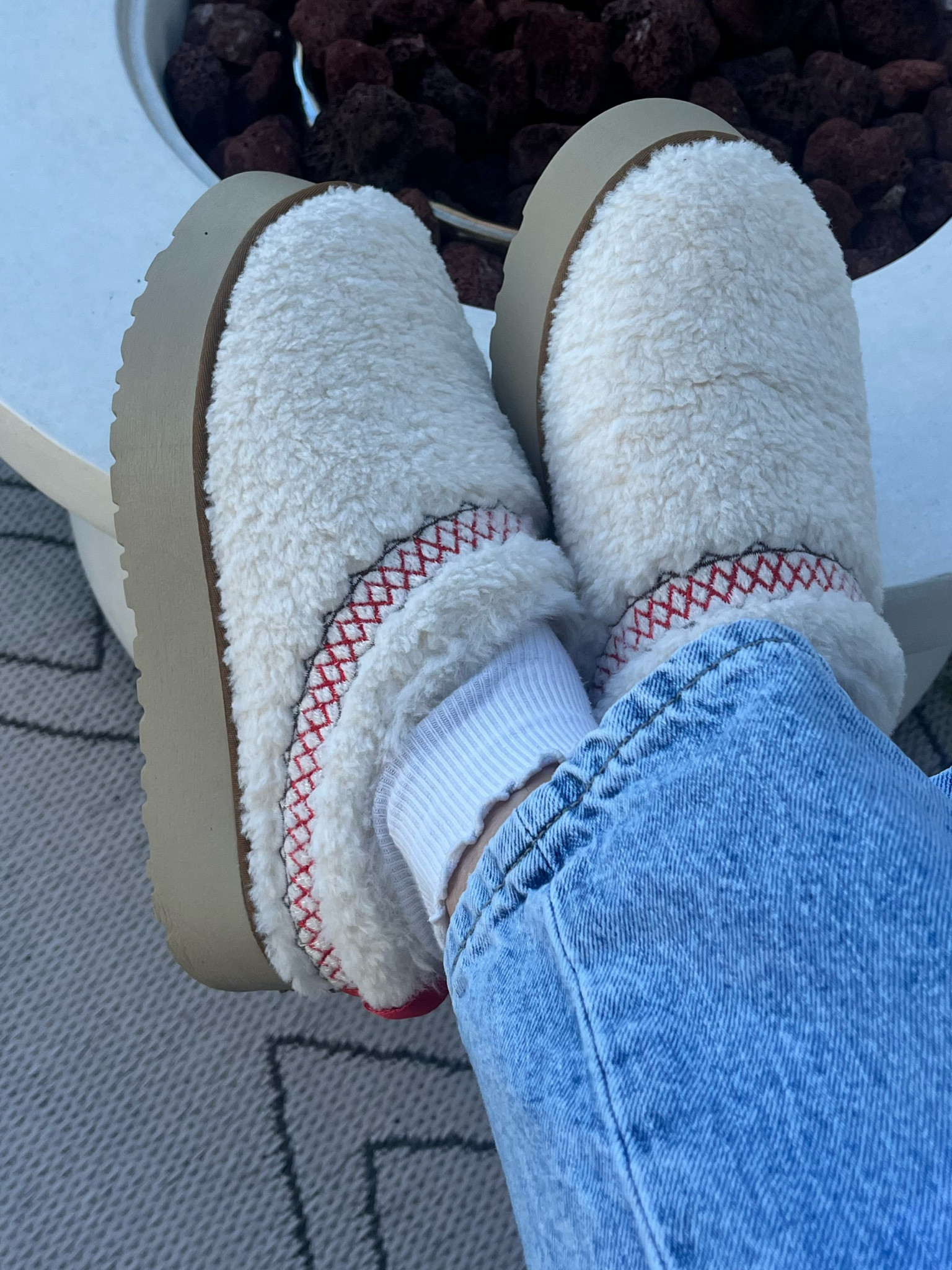 Ugg look for less 🧸🧸 

fall trendy shoes | shoes for fall | ugg look for less 

#LTKshoecrush #LTKGiftGuide #LTKSeasonal