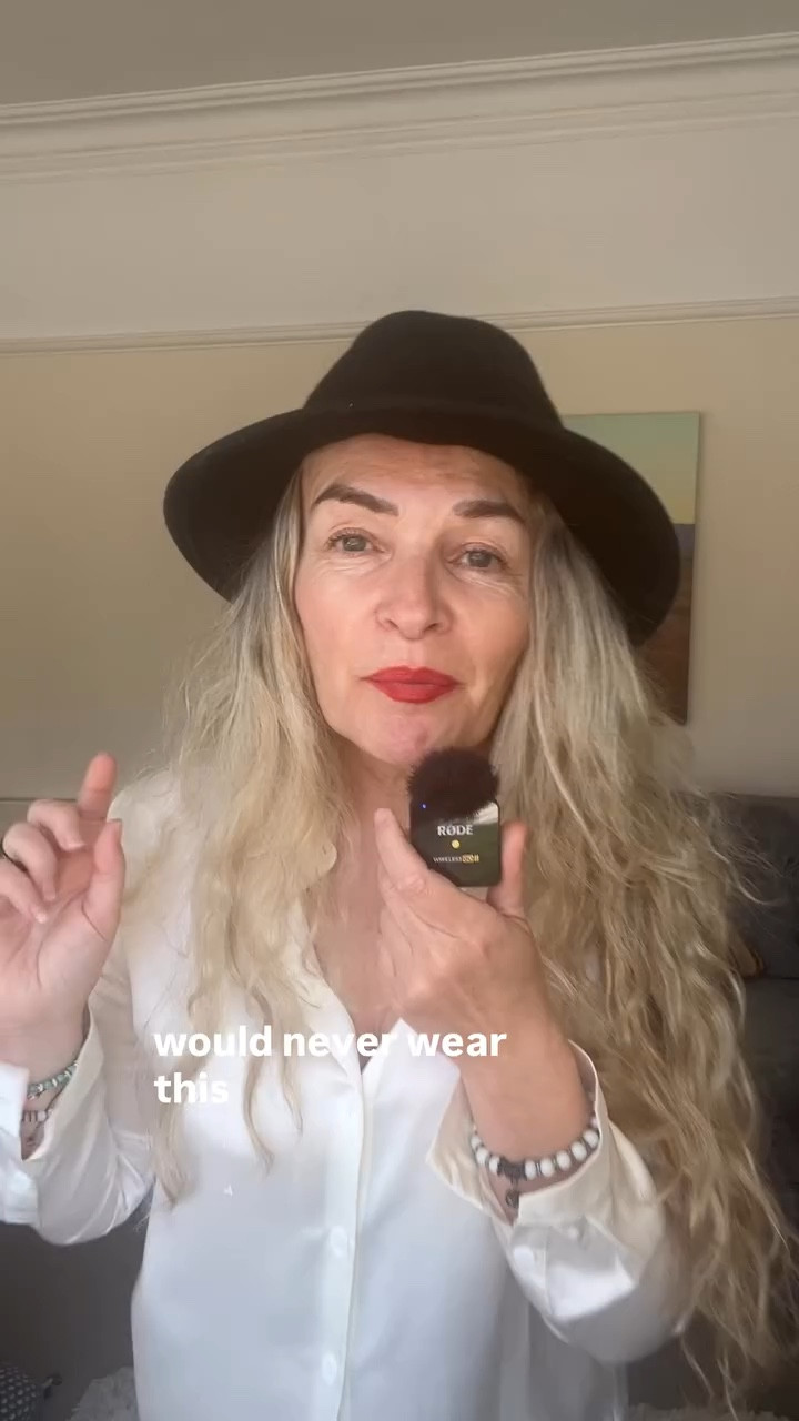 I’d Never Wear This 🙅🏼‍♀️ A delicate knee-length tea dress paired with trainers feels casual and unfinished. Instead, elevate the same dress with cream heels and a coordinating cream bag to create a polished, intentional look. The right accessories instantly transform a piece from everyday to elegant. Stop undermining your style with mismatched footwear and bags.
Comment STYLE below to receive a DM with a link to book a private discovery call with me ⬇
Links in bio.