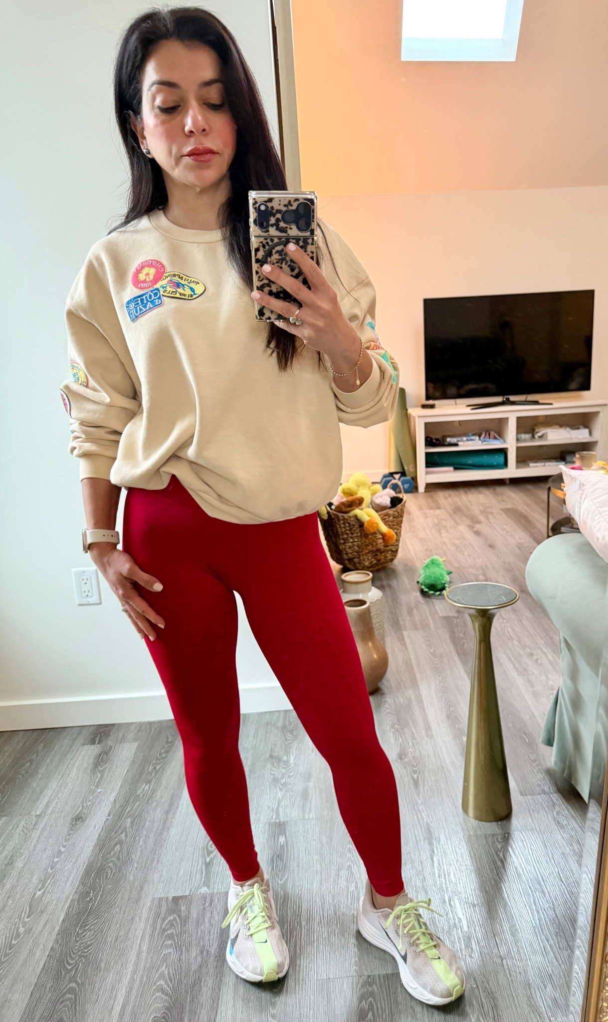 The coolest crew neck and the most flattering leggings for workouts or  a casual day of running errands😍 This outfit has been on the repeat for me lately 

#LTKootd #LTKfitnessgoals #LTKdayinmylife